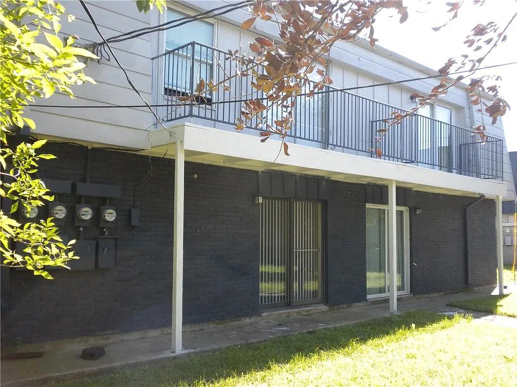 302 Carmen Ct #130 Property Photo 8