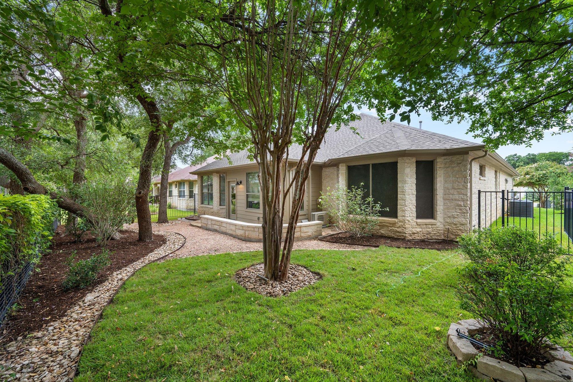916 Heritage Oaks Bnd Property Photo 25