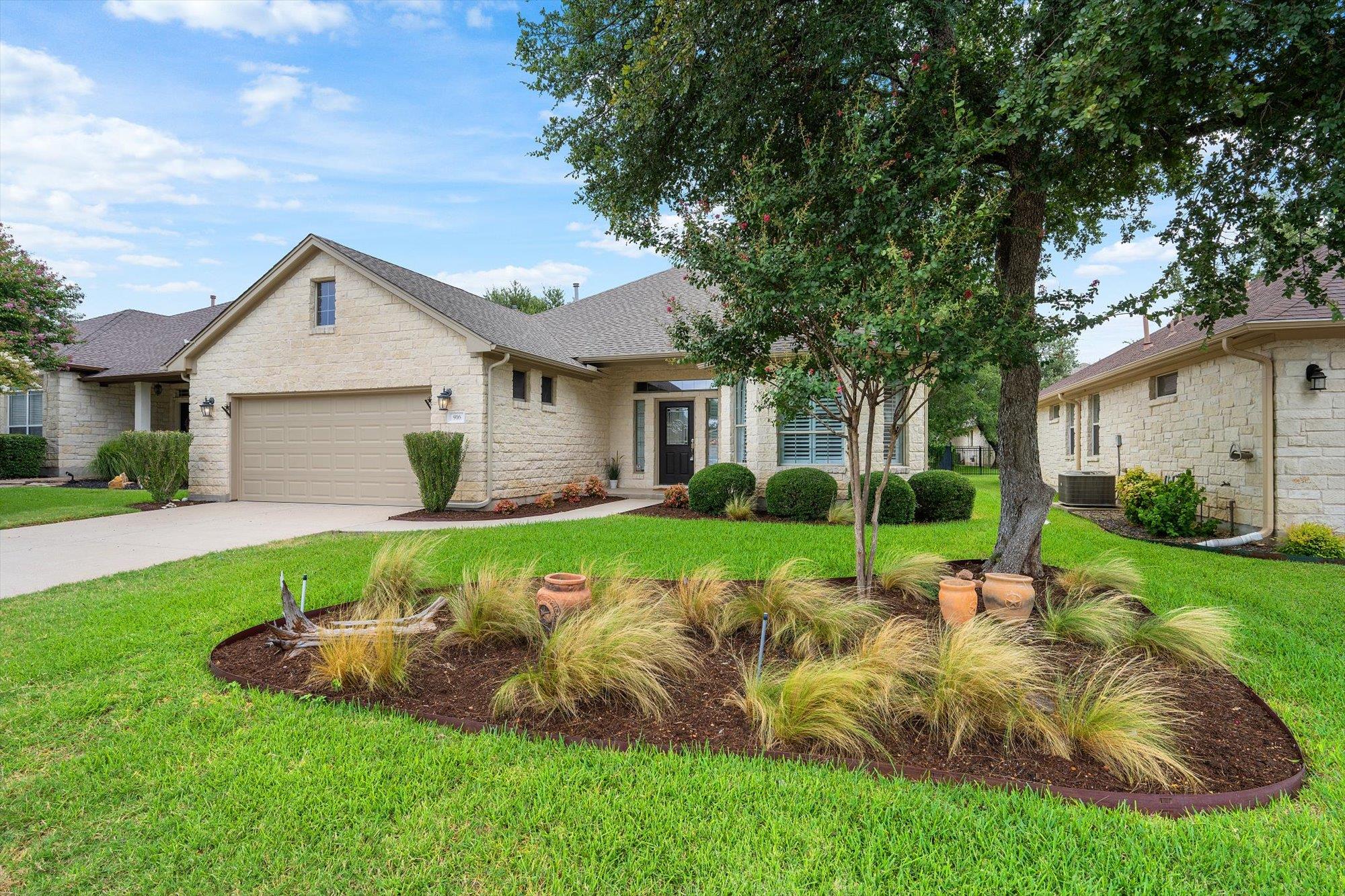 916 Heritage Oaks Bnd Property Photo 27