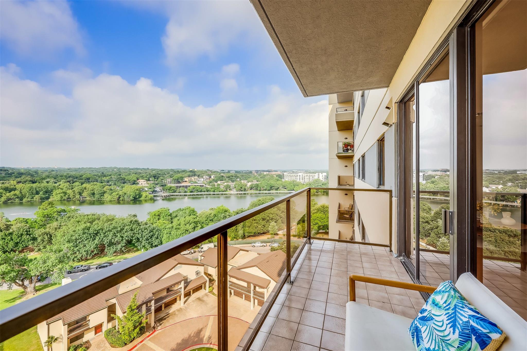 40 N Interstate 35 10b1 Property Photo 4