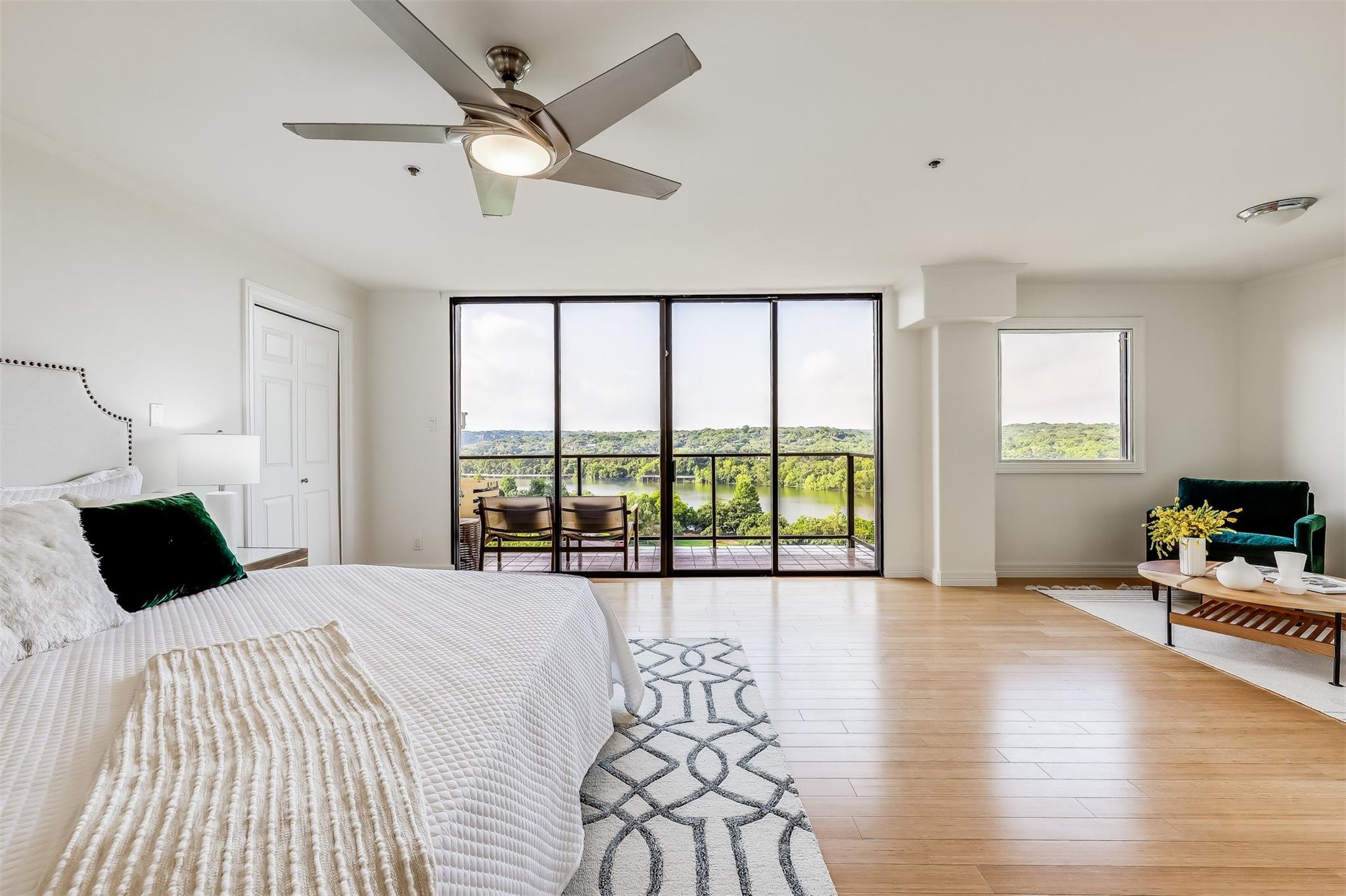 40 N Interstate 35 10b1 Property Photo 6