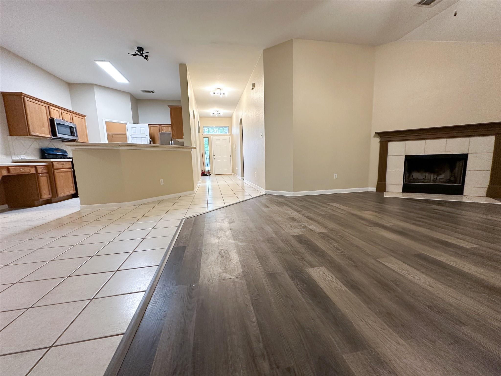 1386 Ashberry Trl Property Photo 2