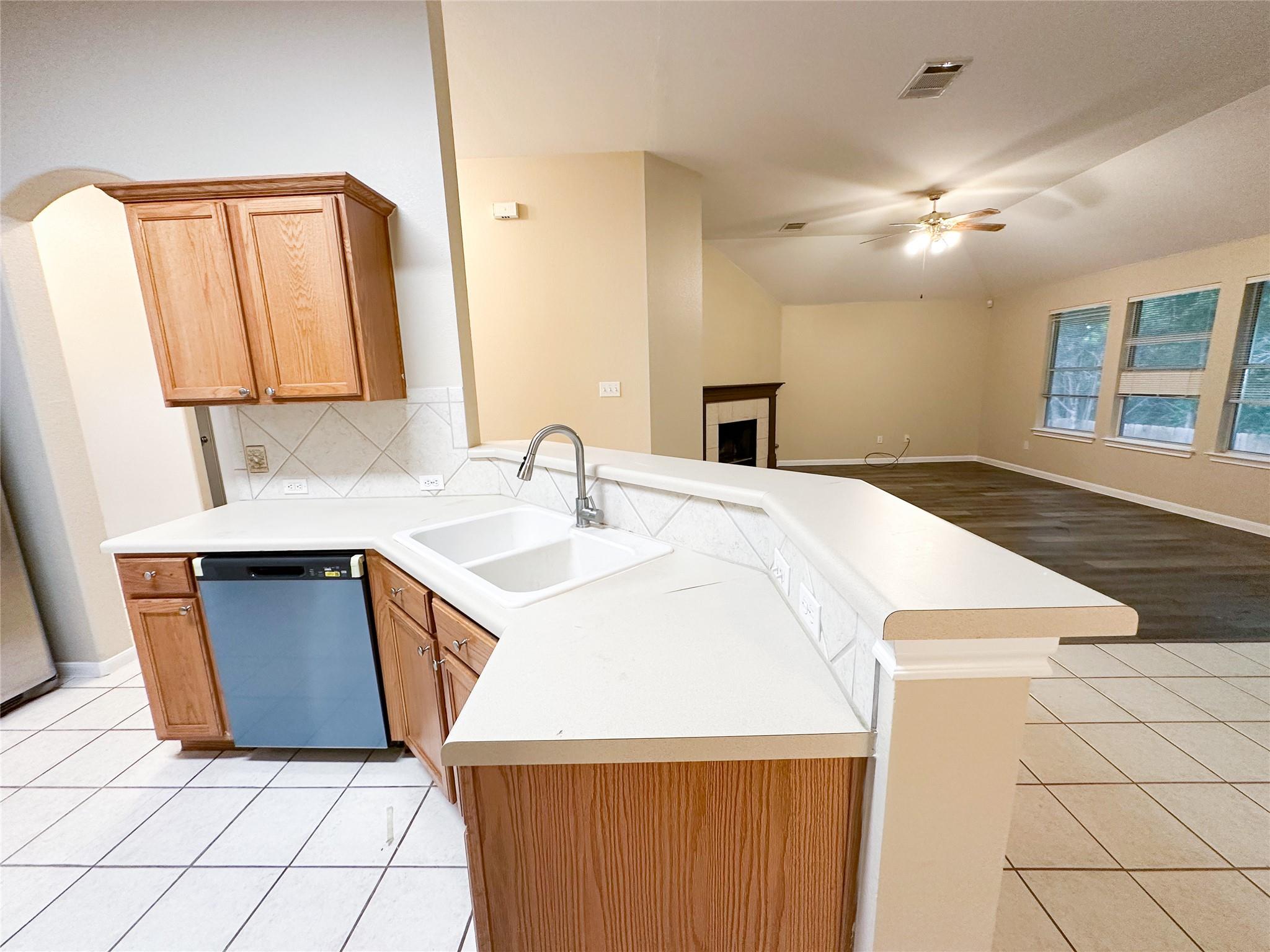 1386 Ashberry Trl Property Photo 3