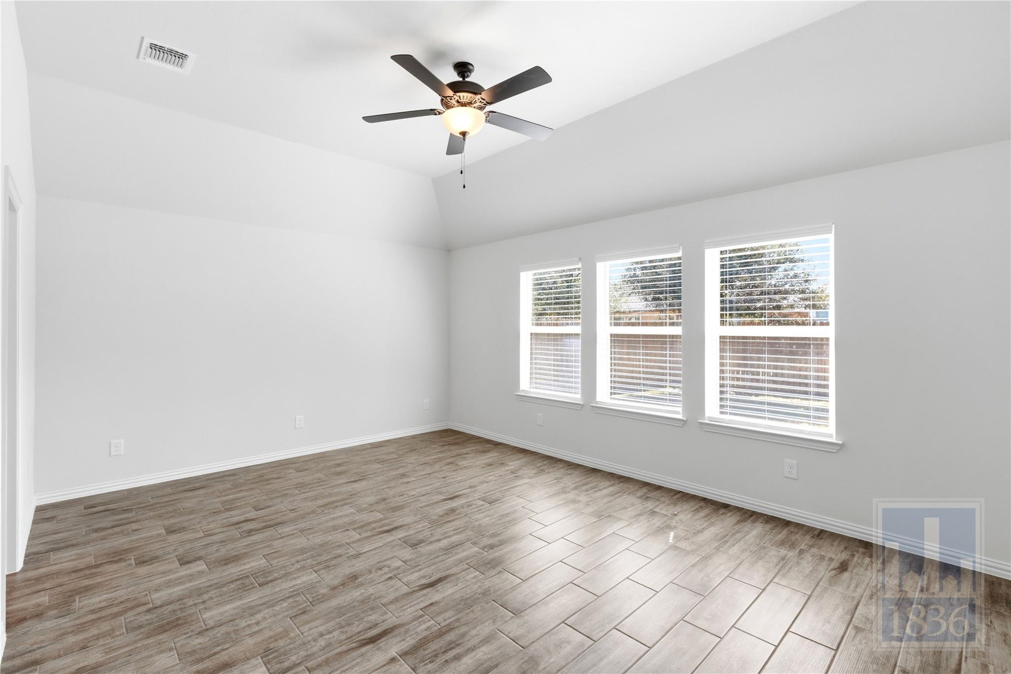 188 Danbark Dr Property Photo 12