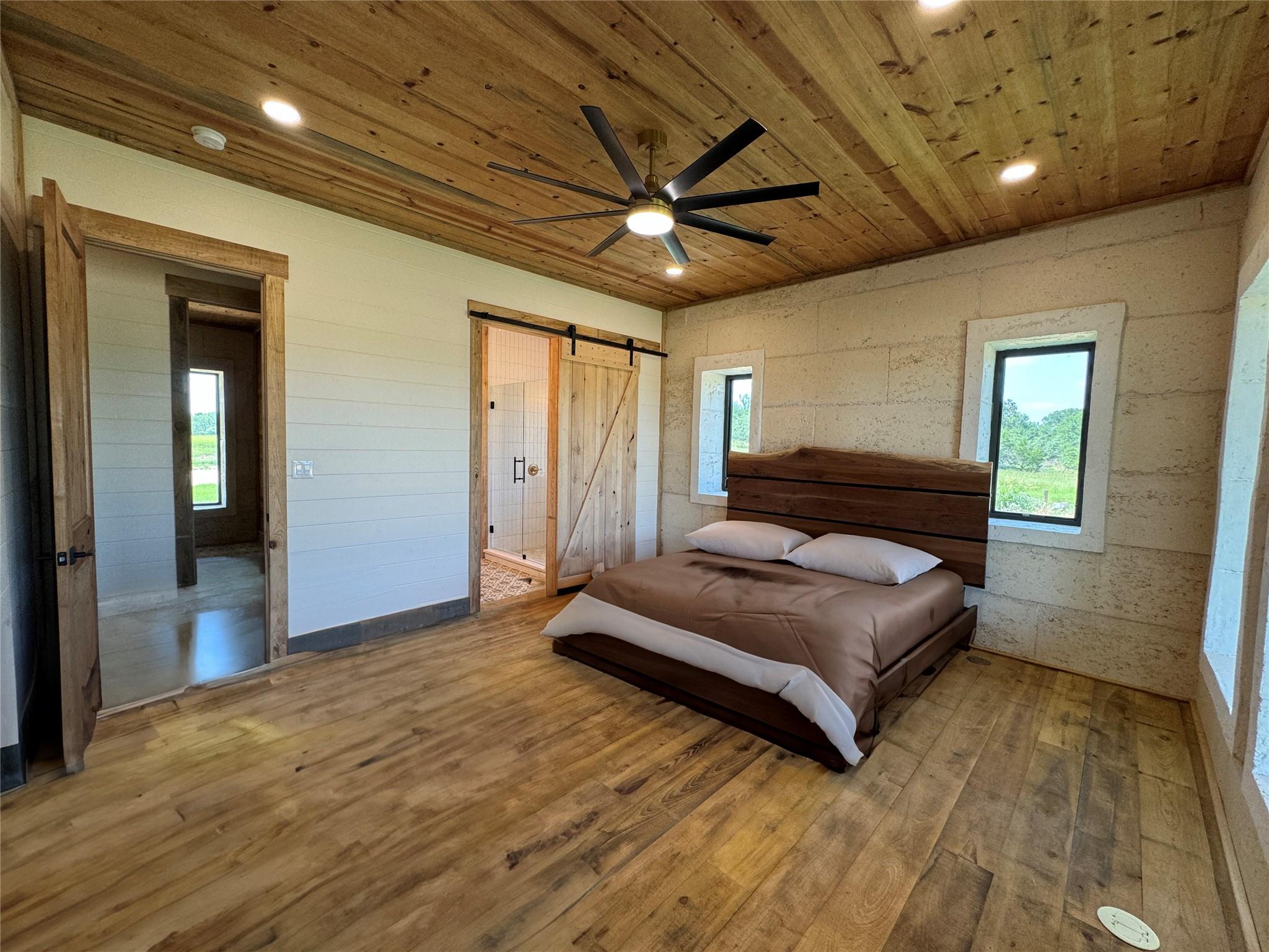 5614 Harwood Rd Property Photo 14