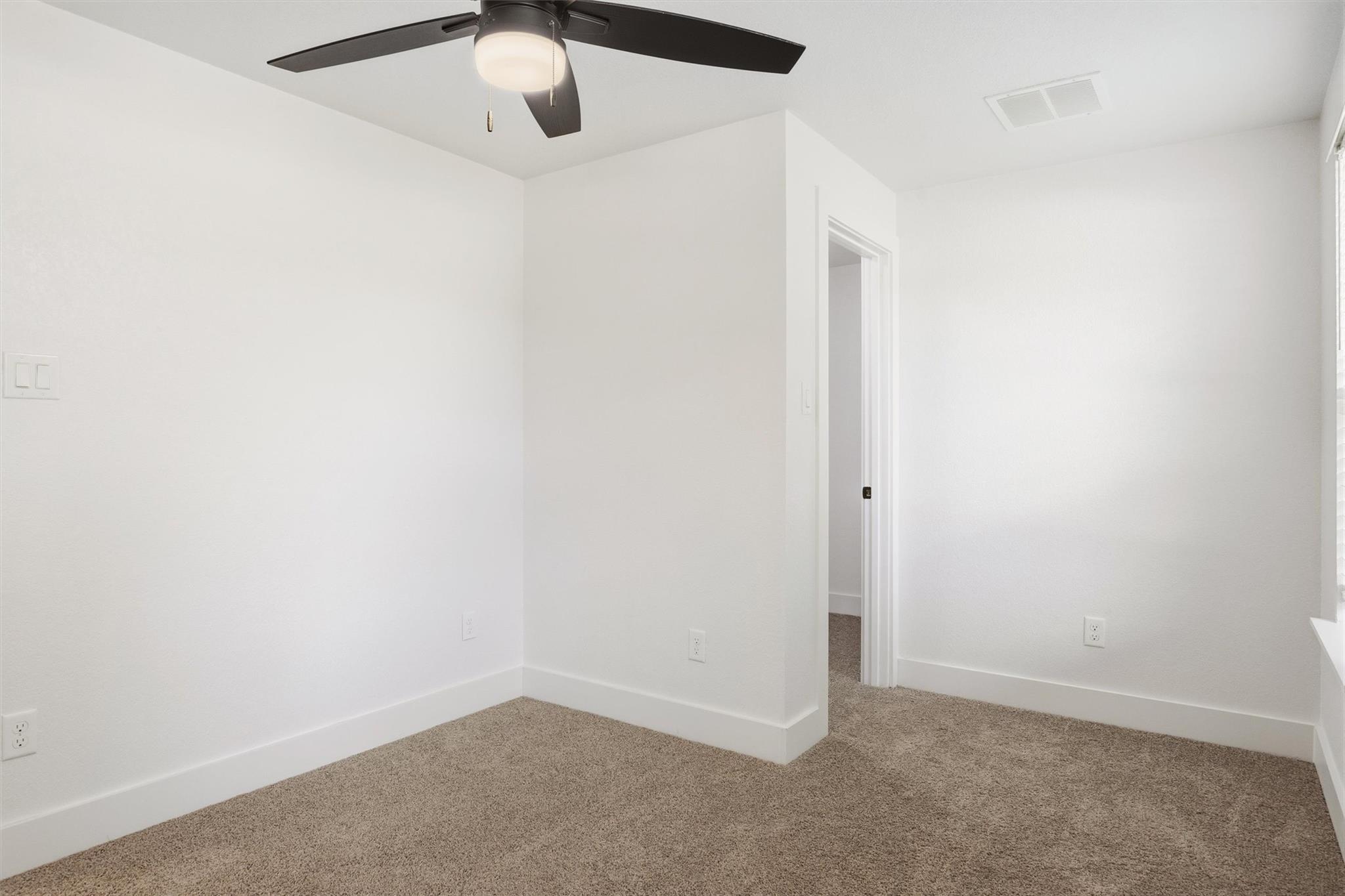404 E Wolf St Property Photo 23