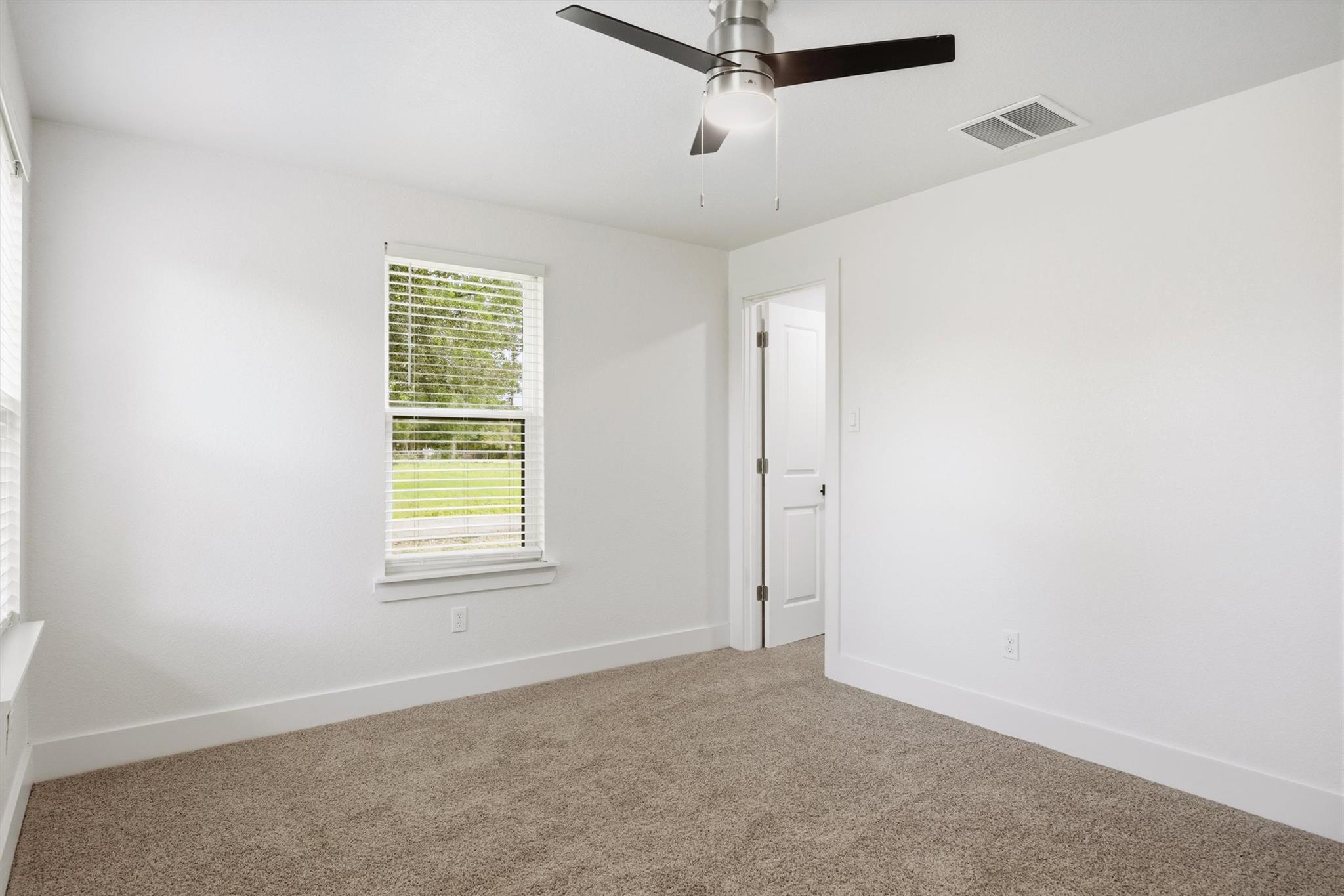 404 E Wolf St Property Photo 26