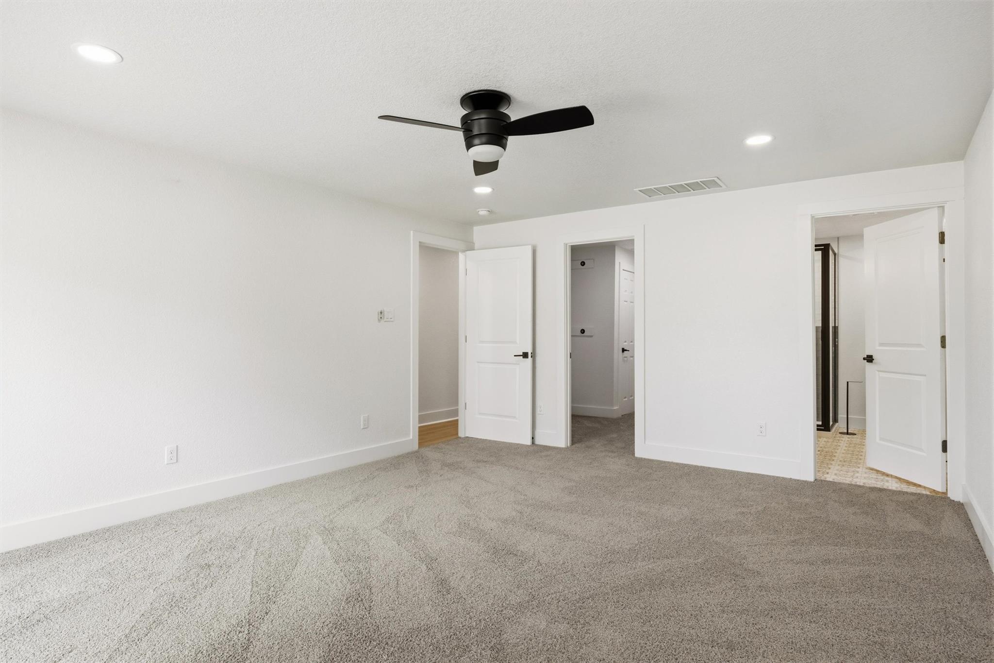 404 E Wolf St Property Photo 32