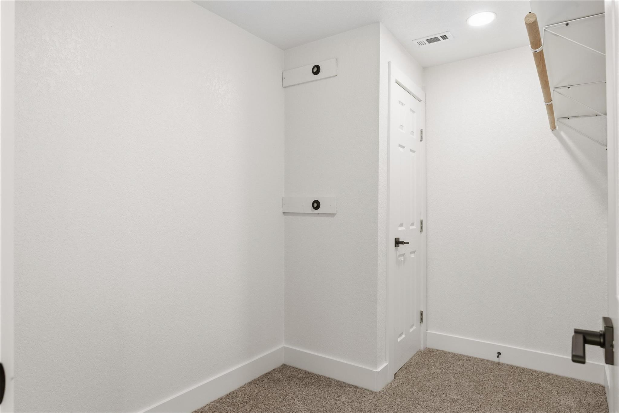 404 E Wolf St Property Photo 36