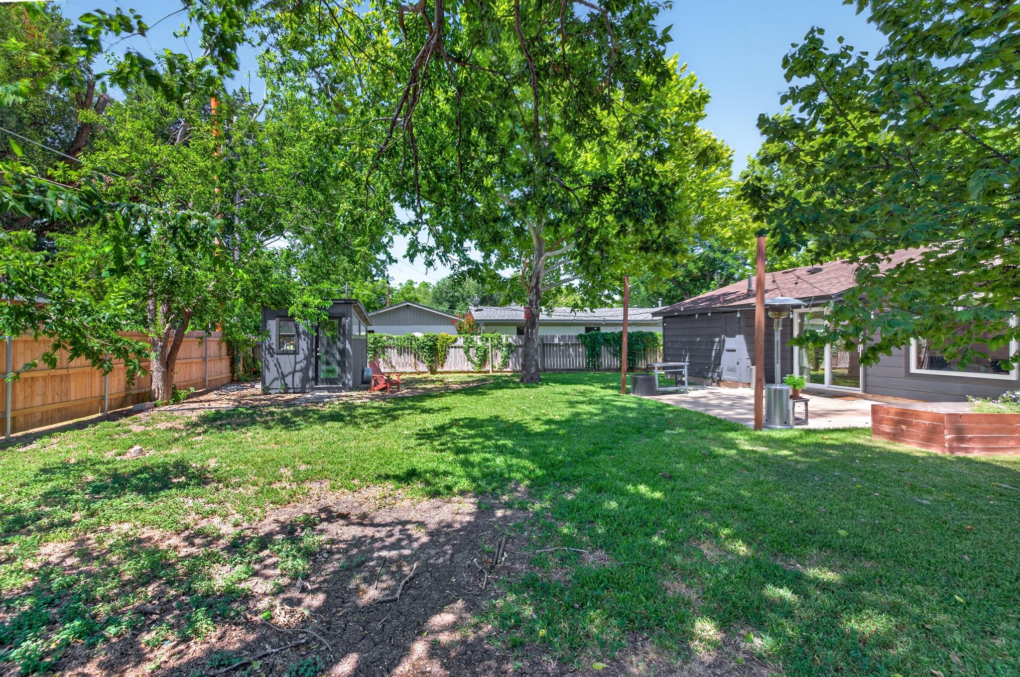 1411 Gilmore St Property Photo 32