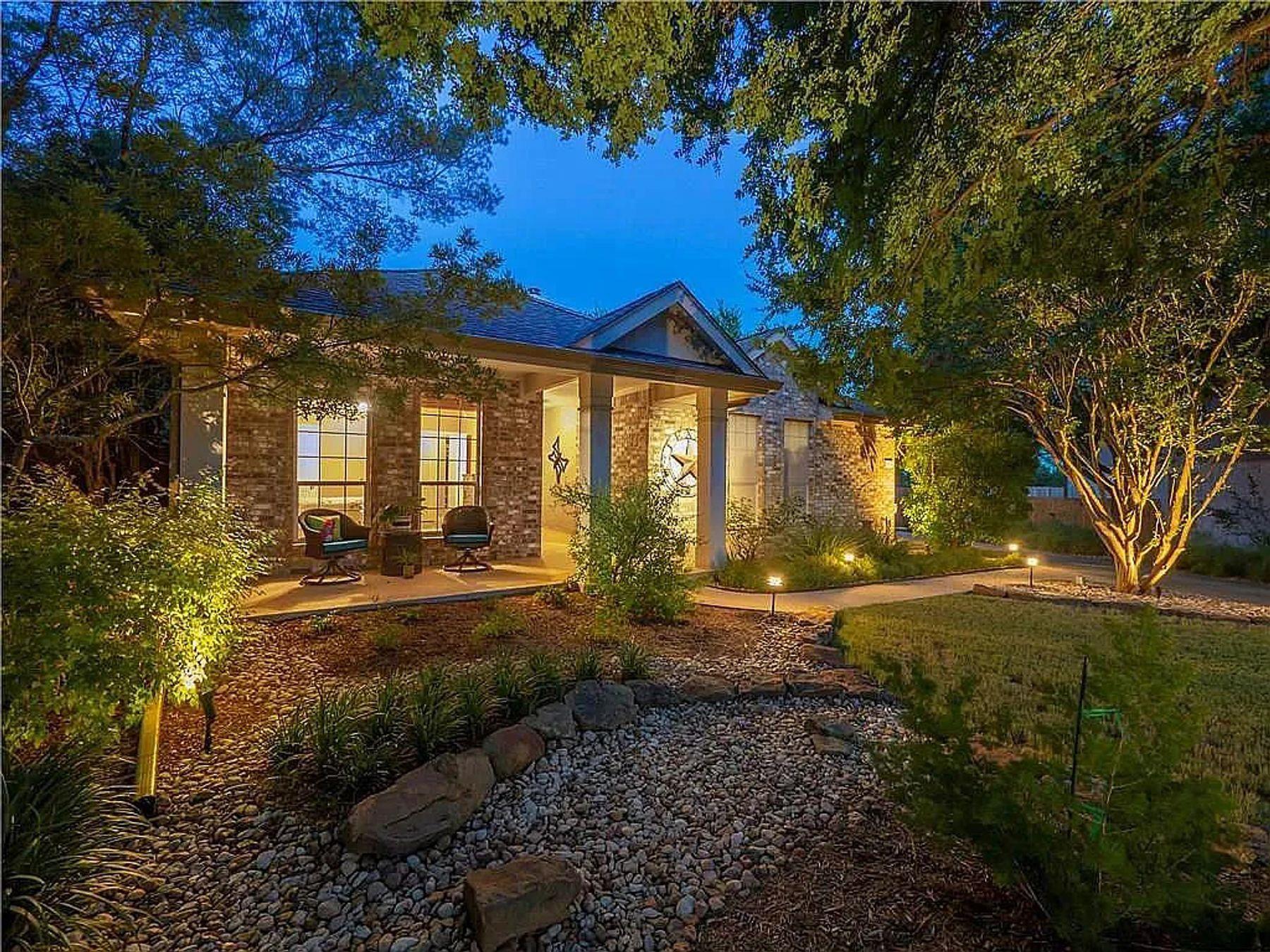2812 Cascade Falls Dr Property Photo 1