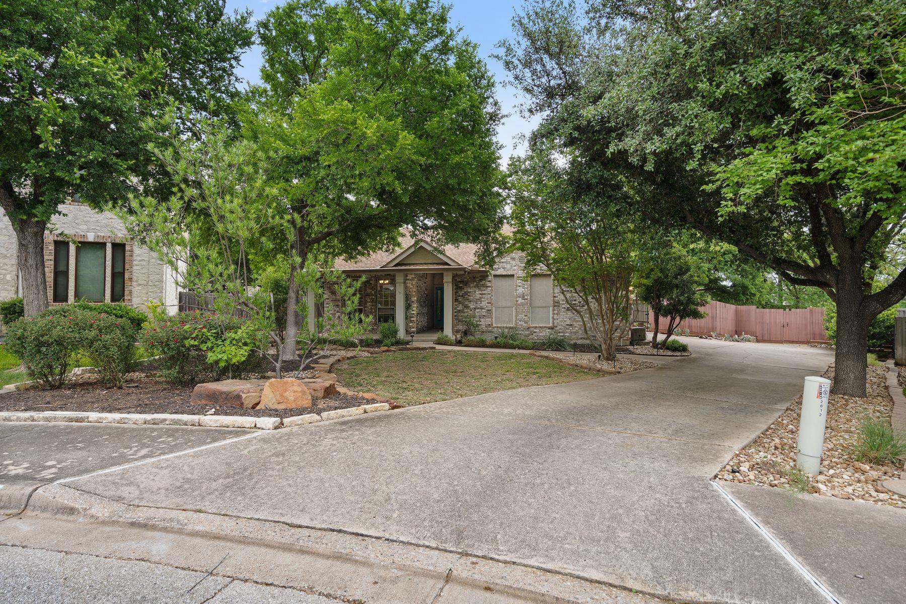 2812 Cascade Falls Dr Property Photo 3