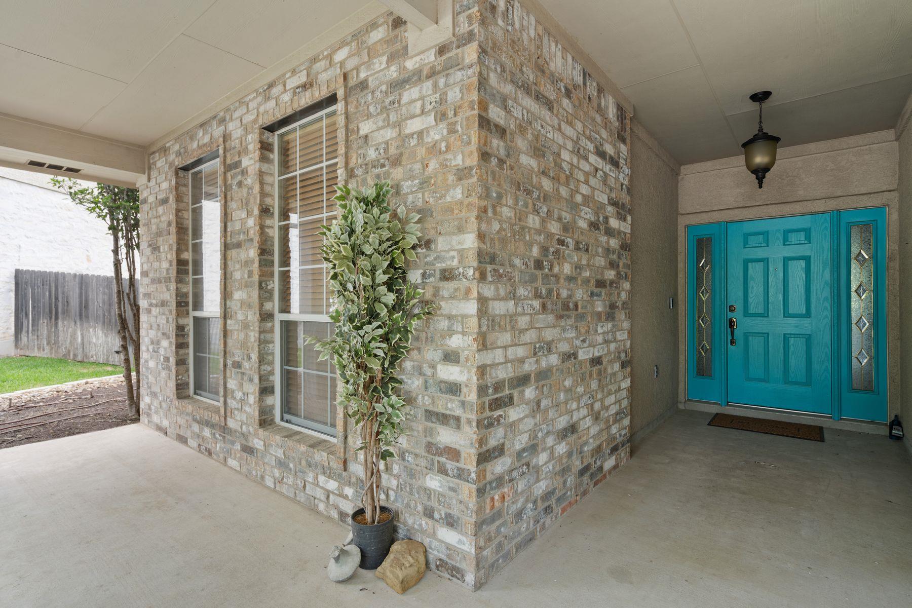 2812 Cascade Falls Dr Property Photo 6