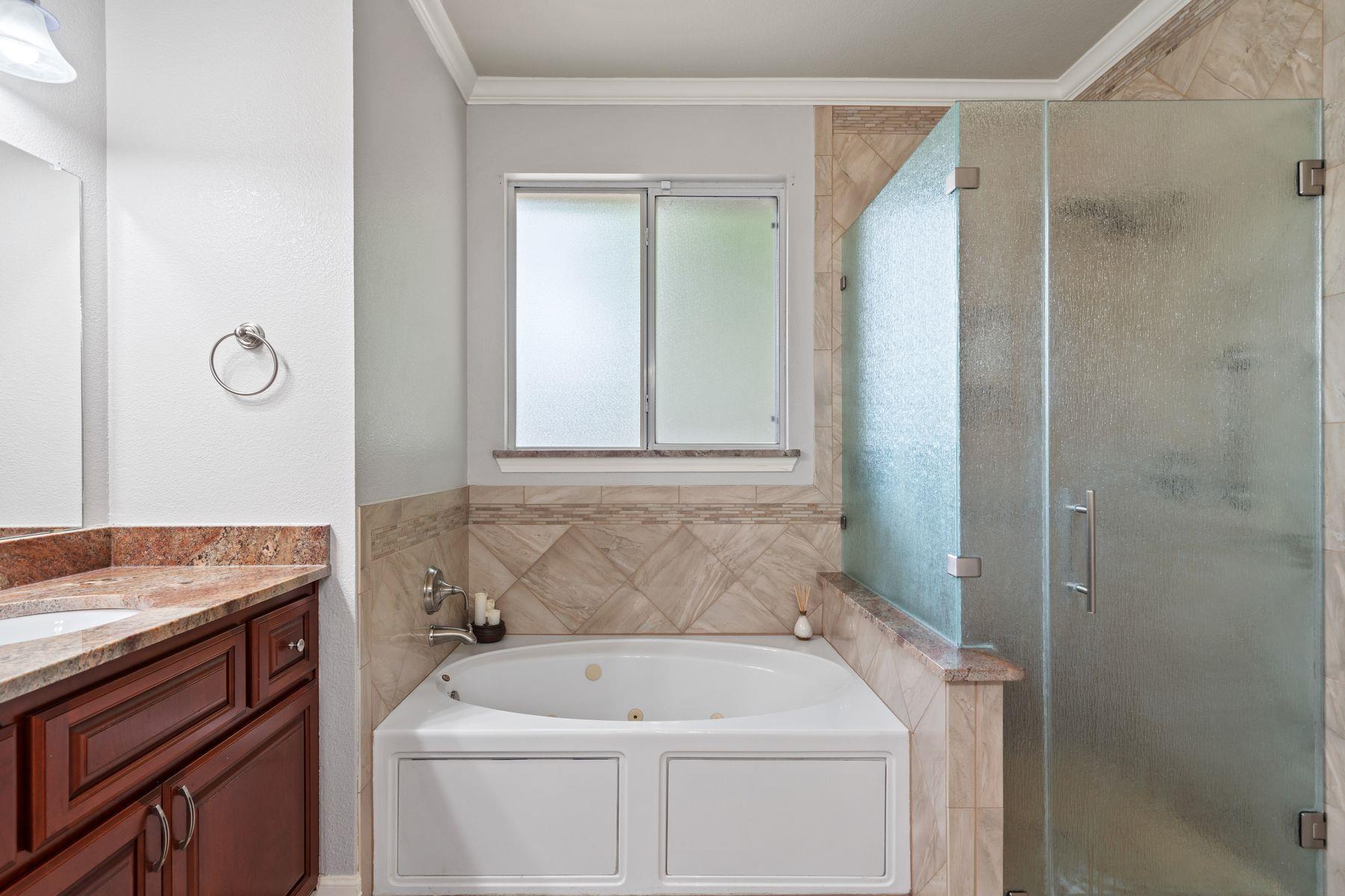 2812 Cascade Falls Dr Property Photo 27