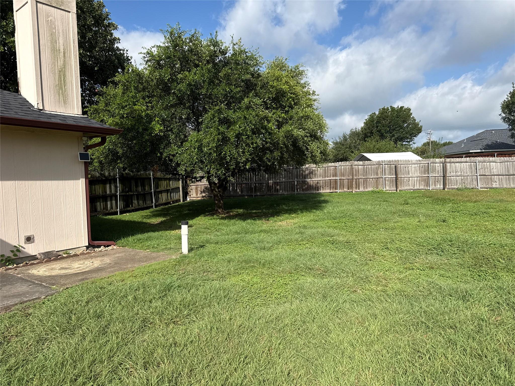 211 Brent Blvd Property Photo 3
