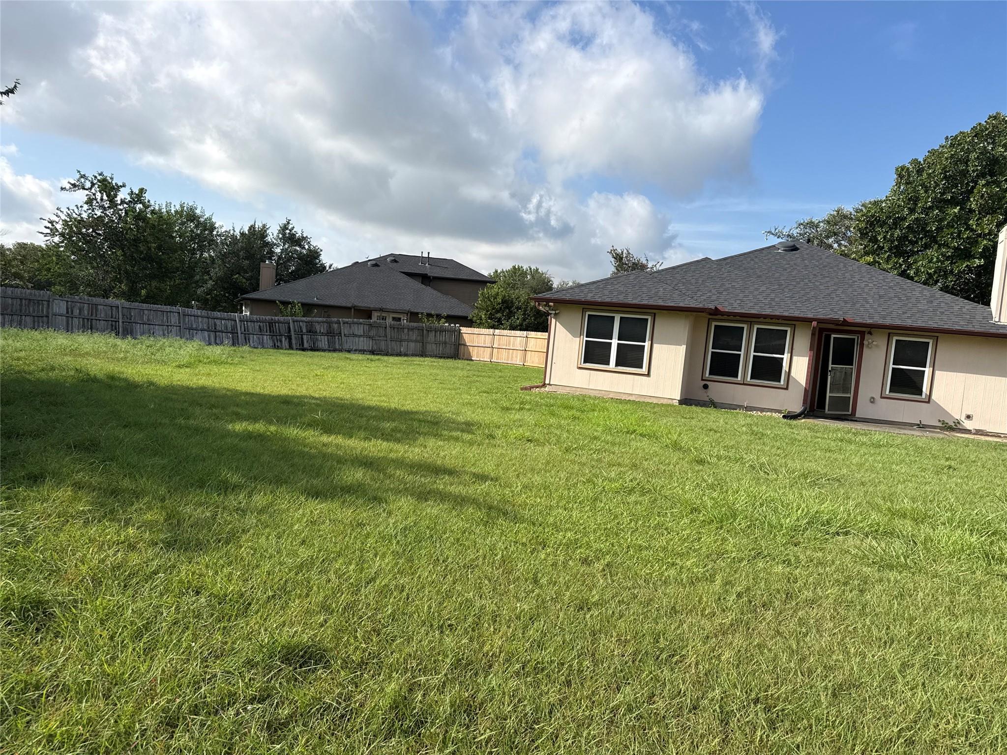 211 Brent Blvd Property Photo 4
