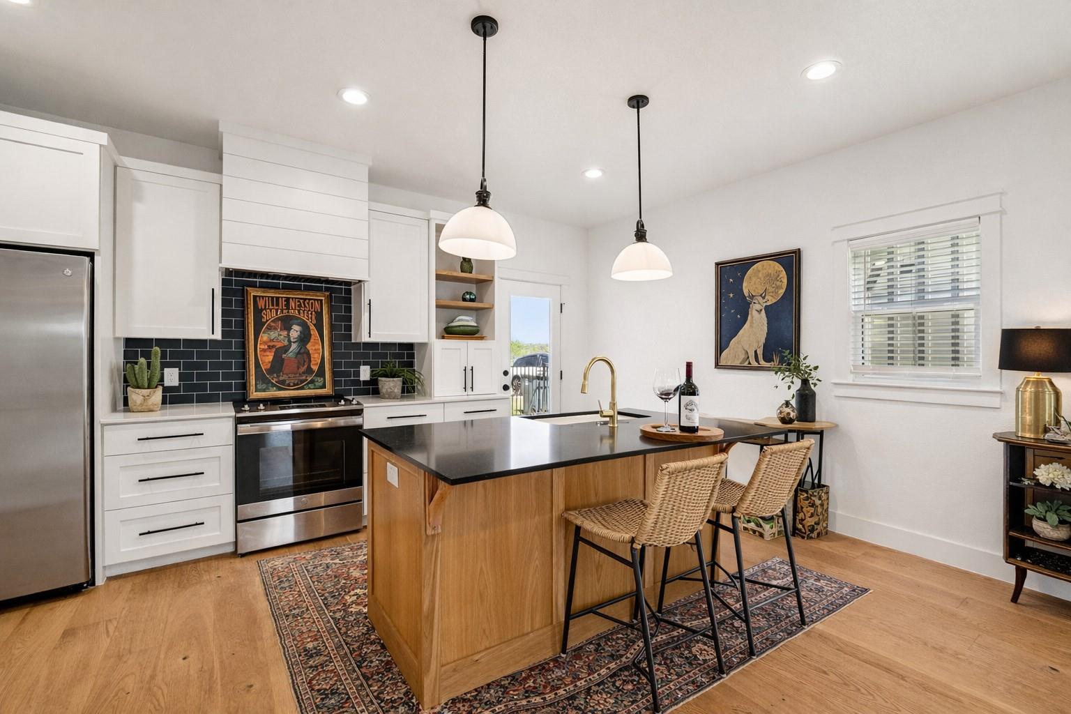416 Stagecoach Trl Property Photo 1