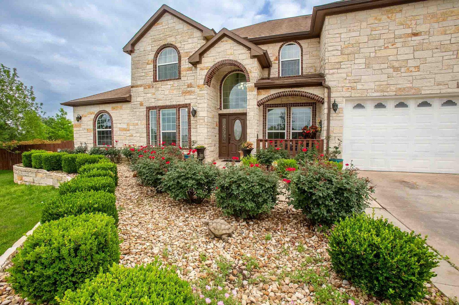 323 Woodbrook Trl Property Photo 2
