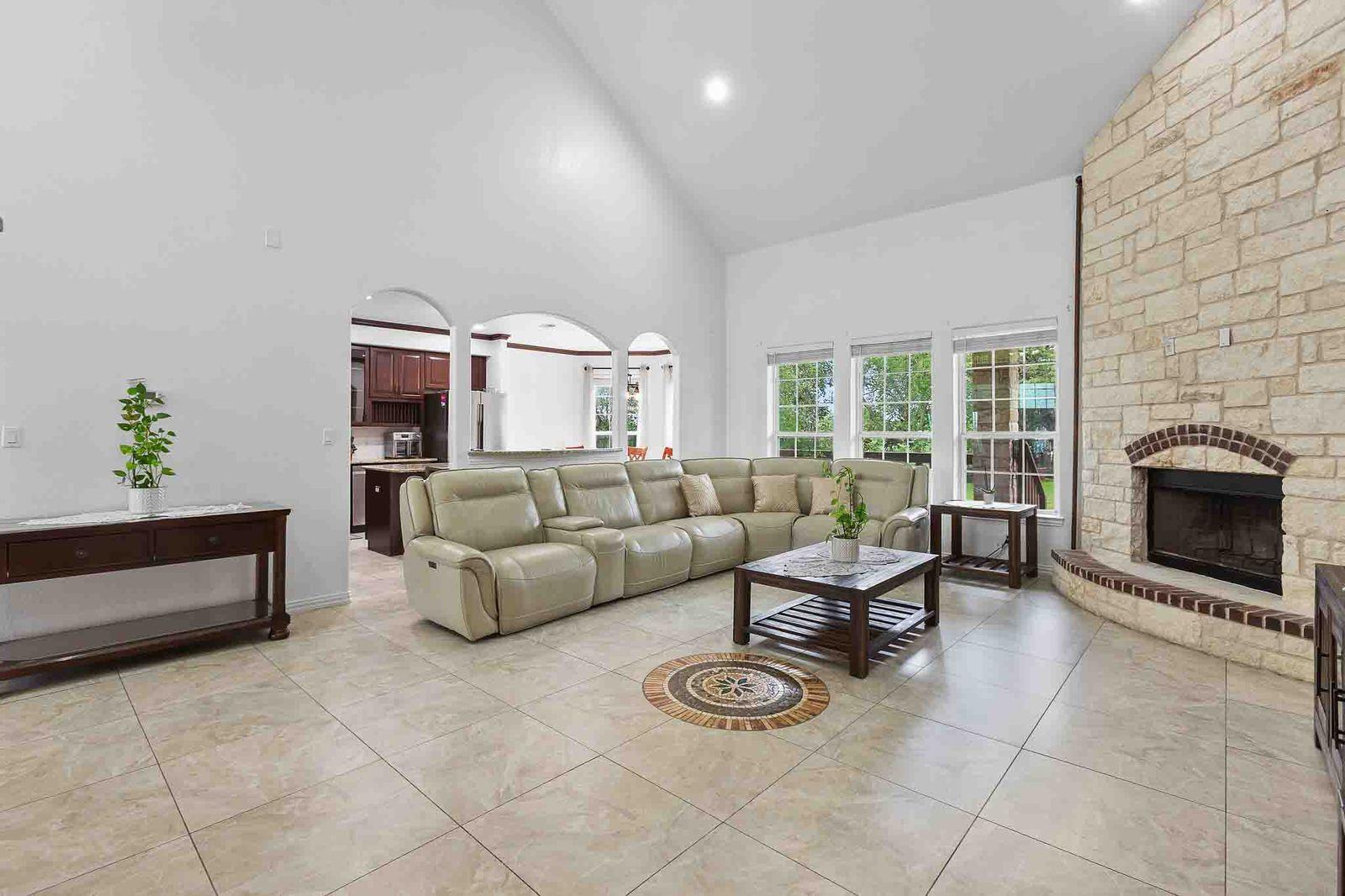 323 Woodbrook Trl Property Photo 13