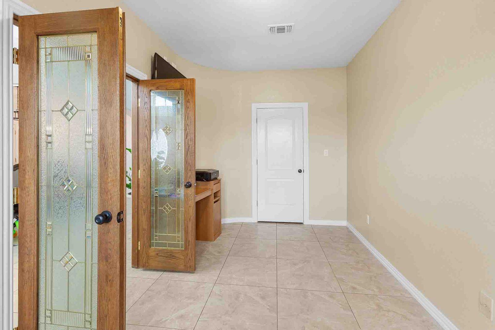 323 Woodbrook Trl Property Photo 28