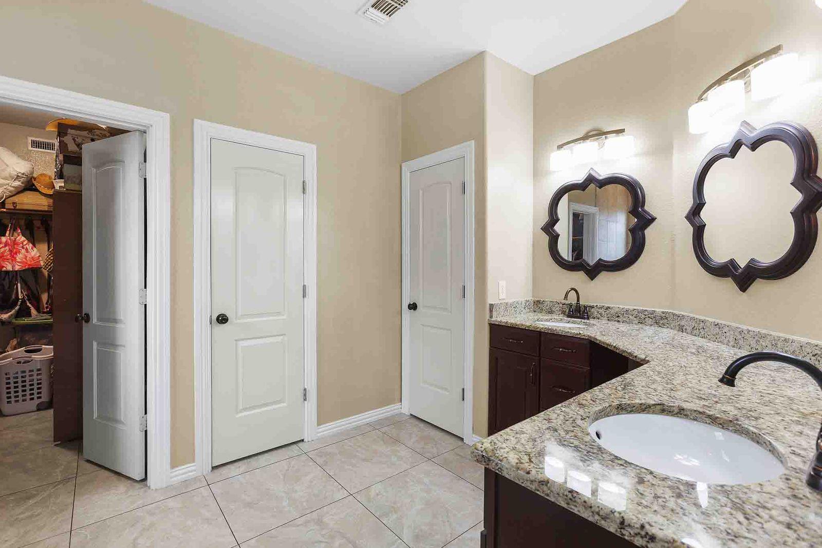 323 Woodbrook Trl Property Photo 35