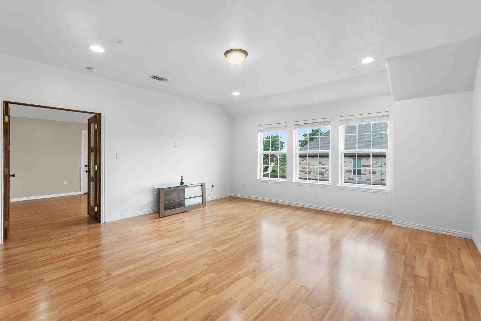 323 Woodbrook Trl Property Photo 38