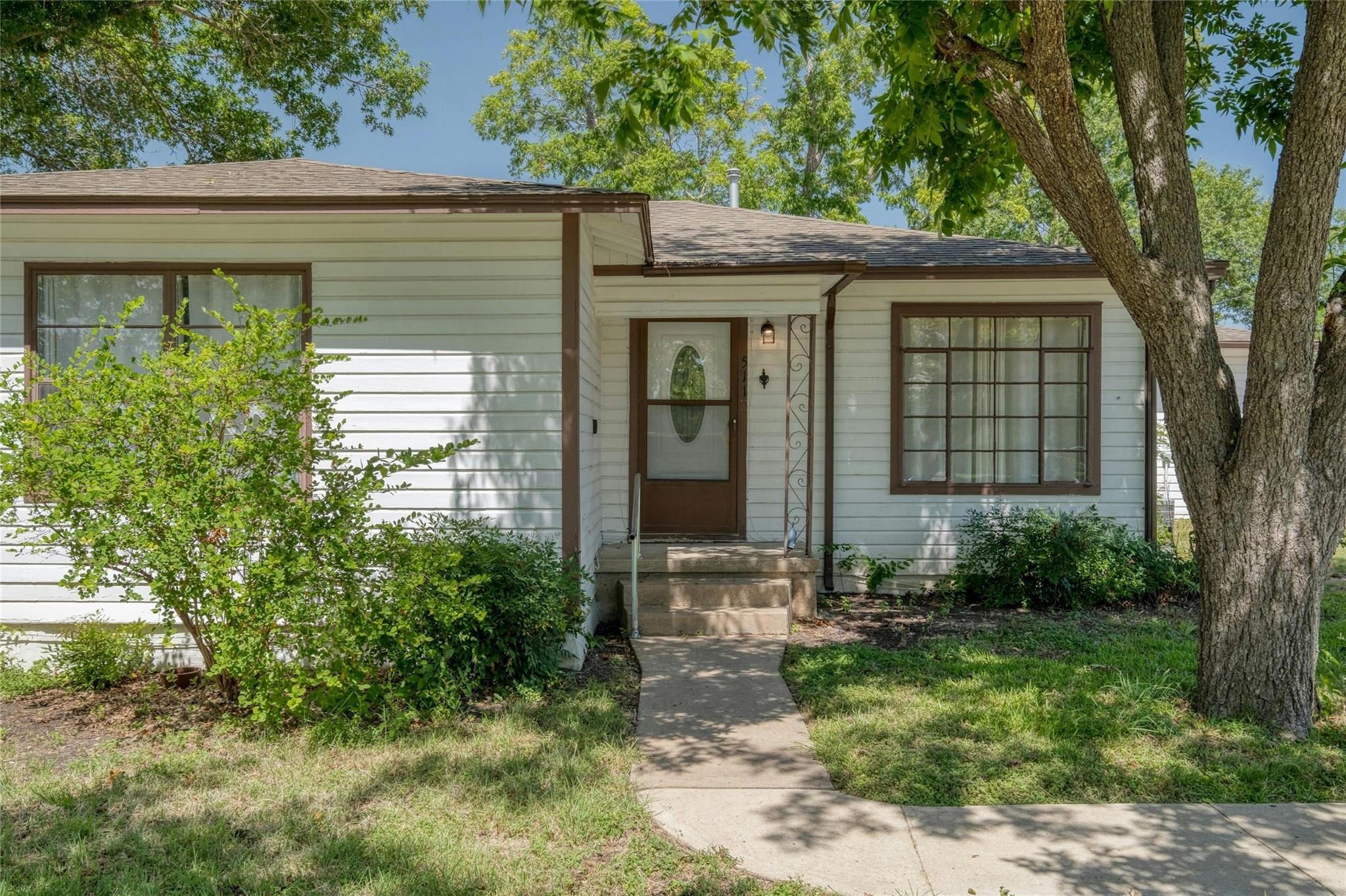 511 Sloan St Property Photo 4