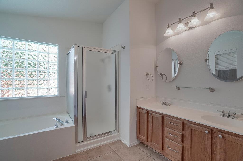 900 Fenway Park Ct Property Photo 6