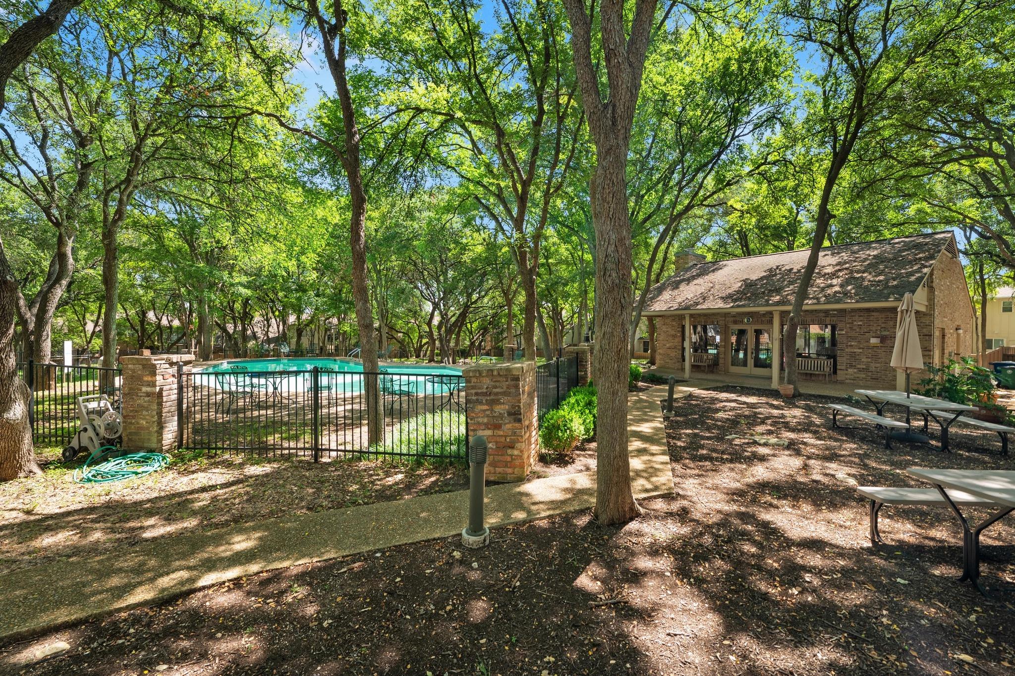 8224 Summer Place Dr Property Photo 32