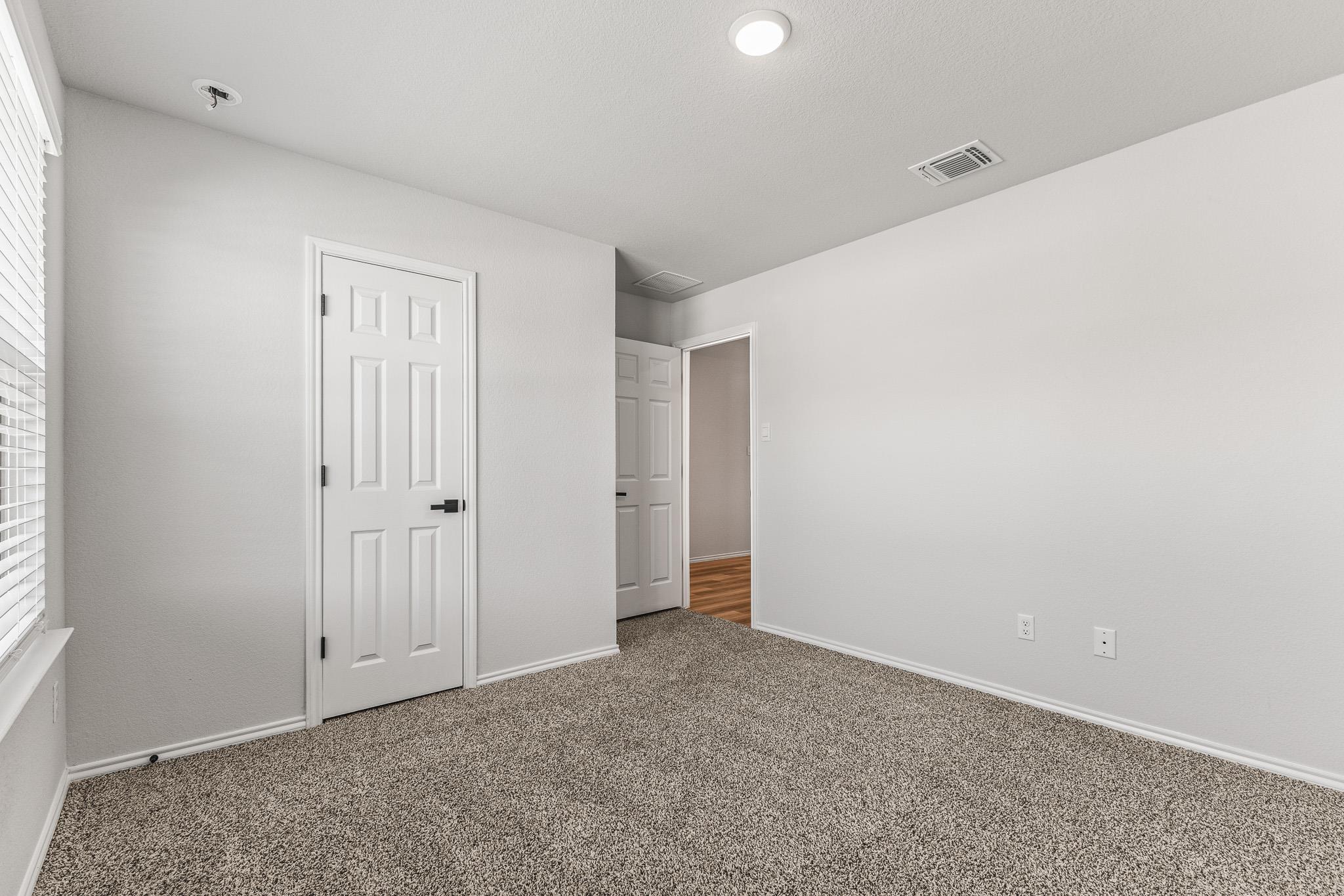 1427 Brookfield St Property Photo 6