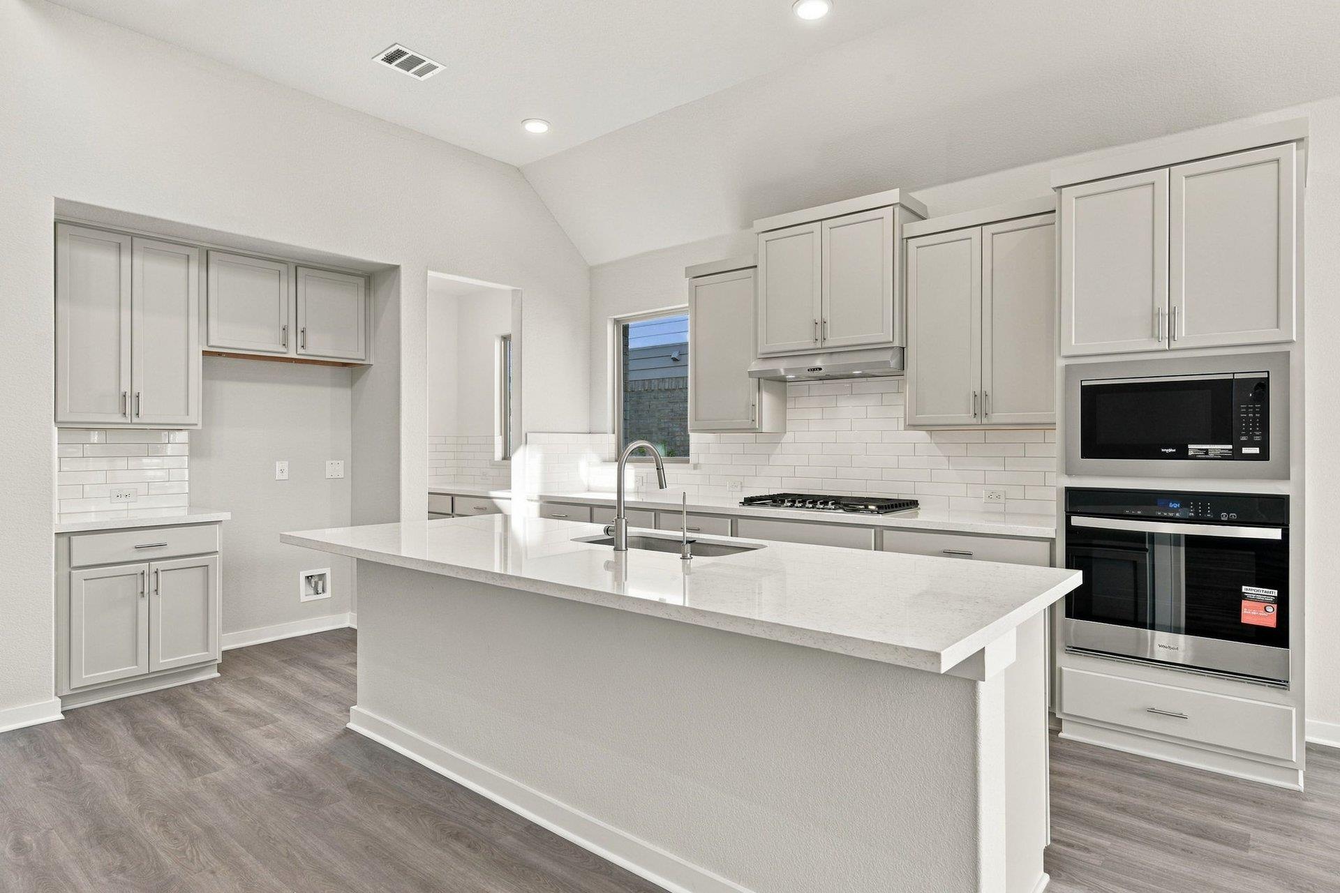 313 Ridgewell Loop Property Photo 9