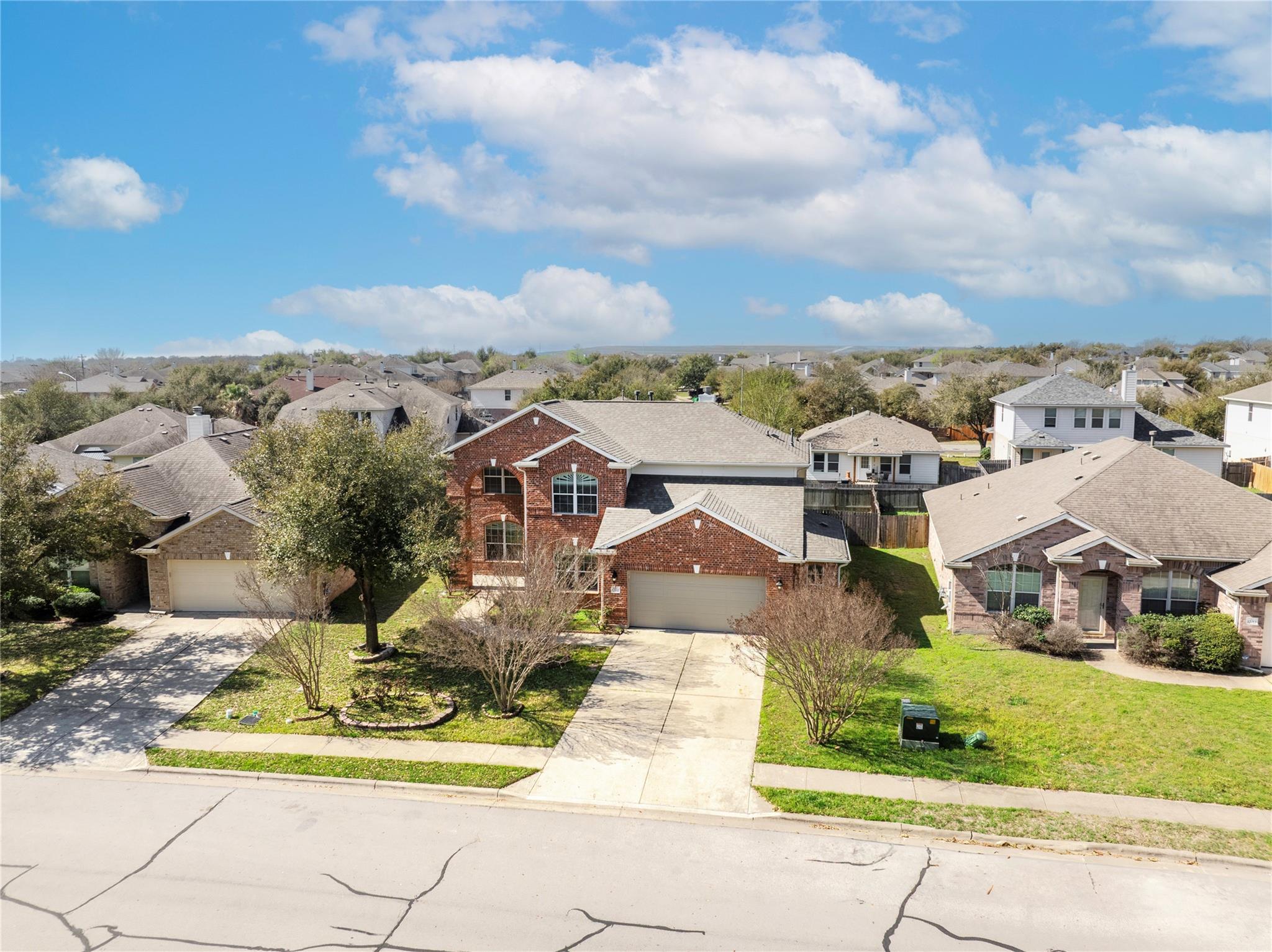 12017 Lansdowne Rd Property Photo 3