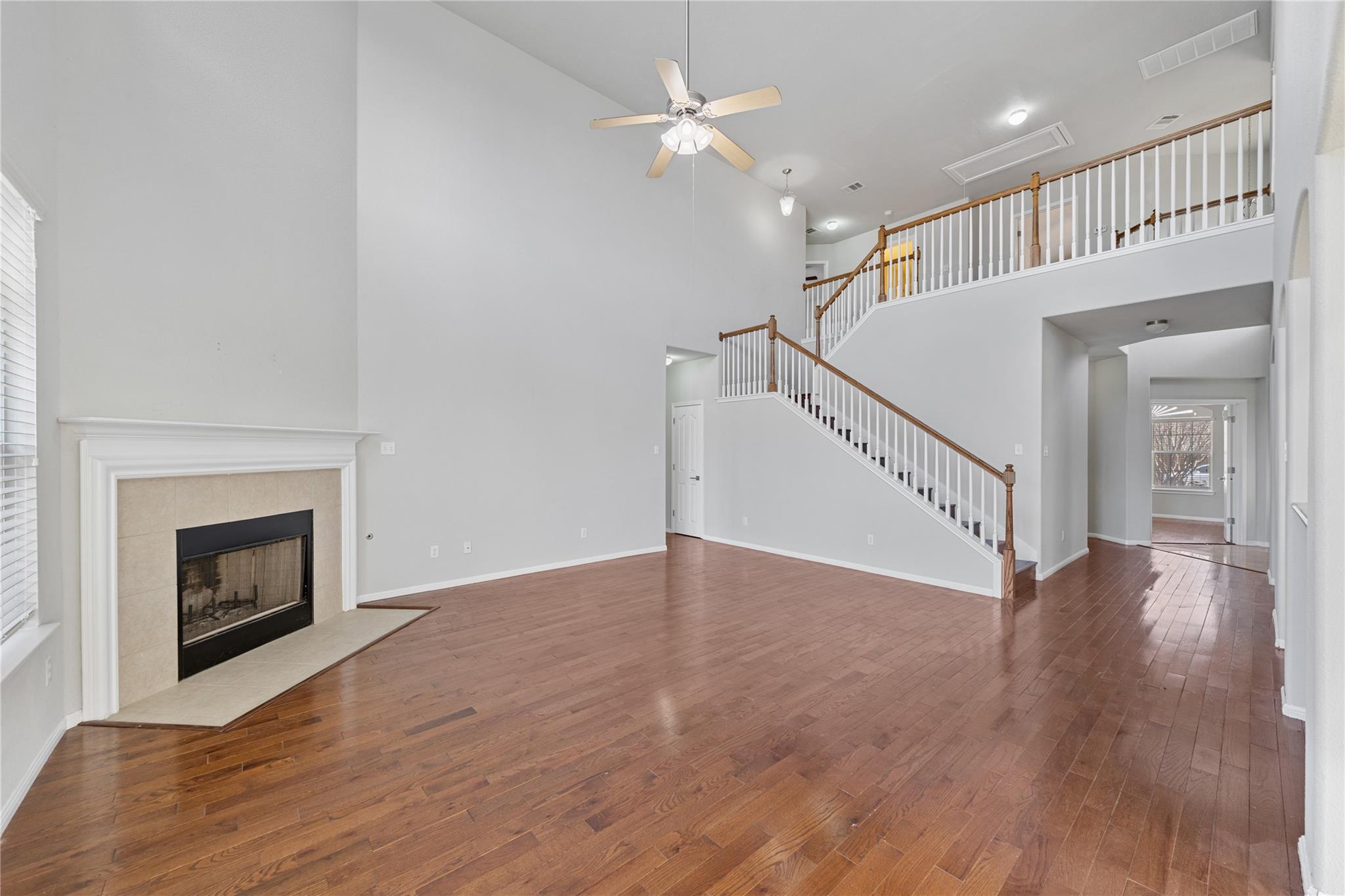 12017 Lansdowne Rd Property Photo 6