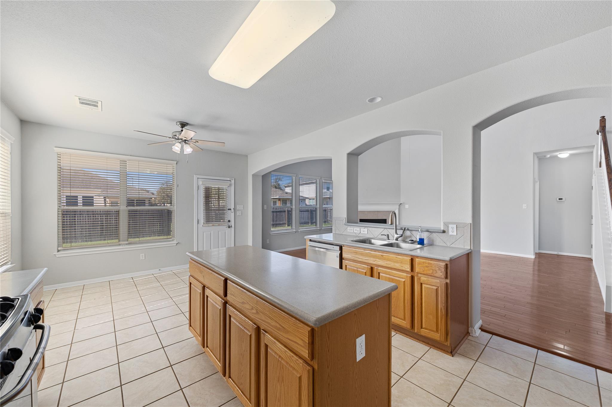 12017 Lansdowne Rd Property Photo 8