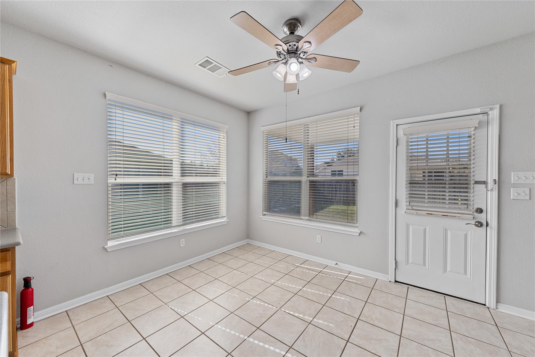 12017 Lansdowne Rd Property Photo 10