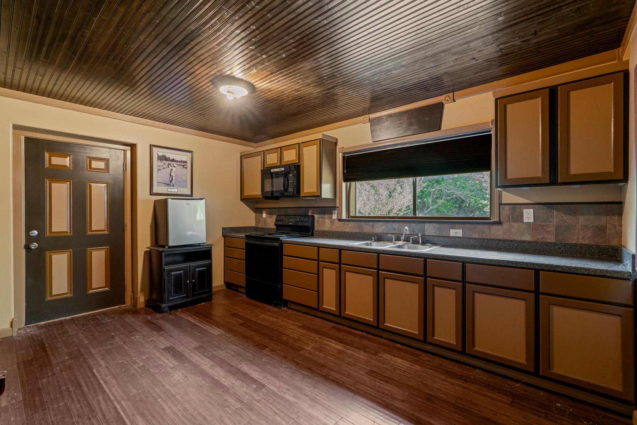 618 County Road 156 None Property Photo 9