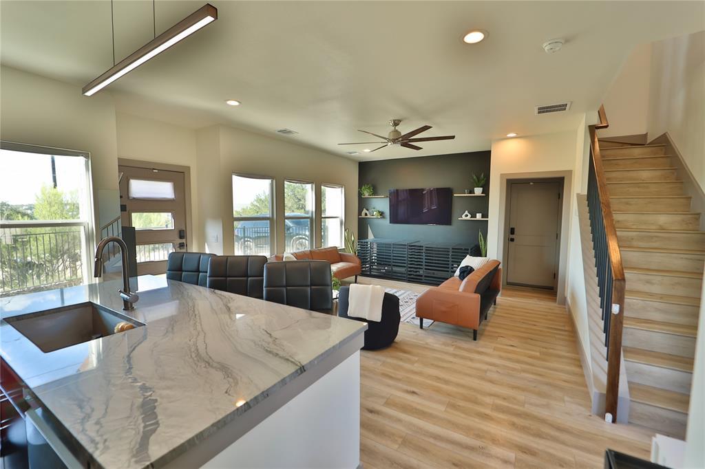 10613 Knob Hl Property Photo 4