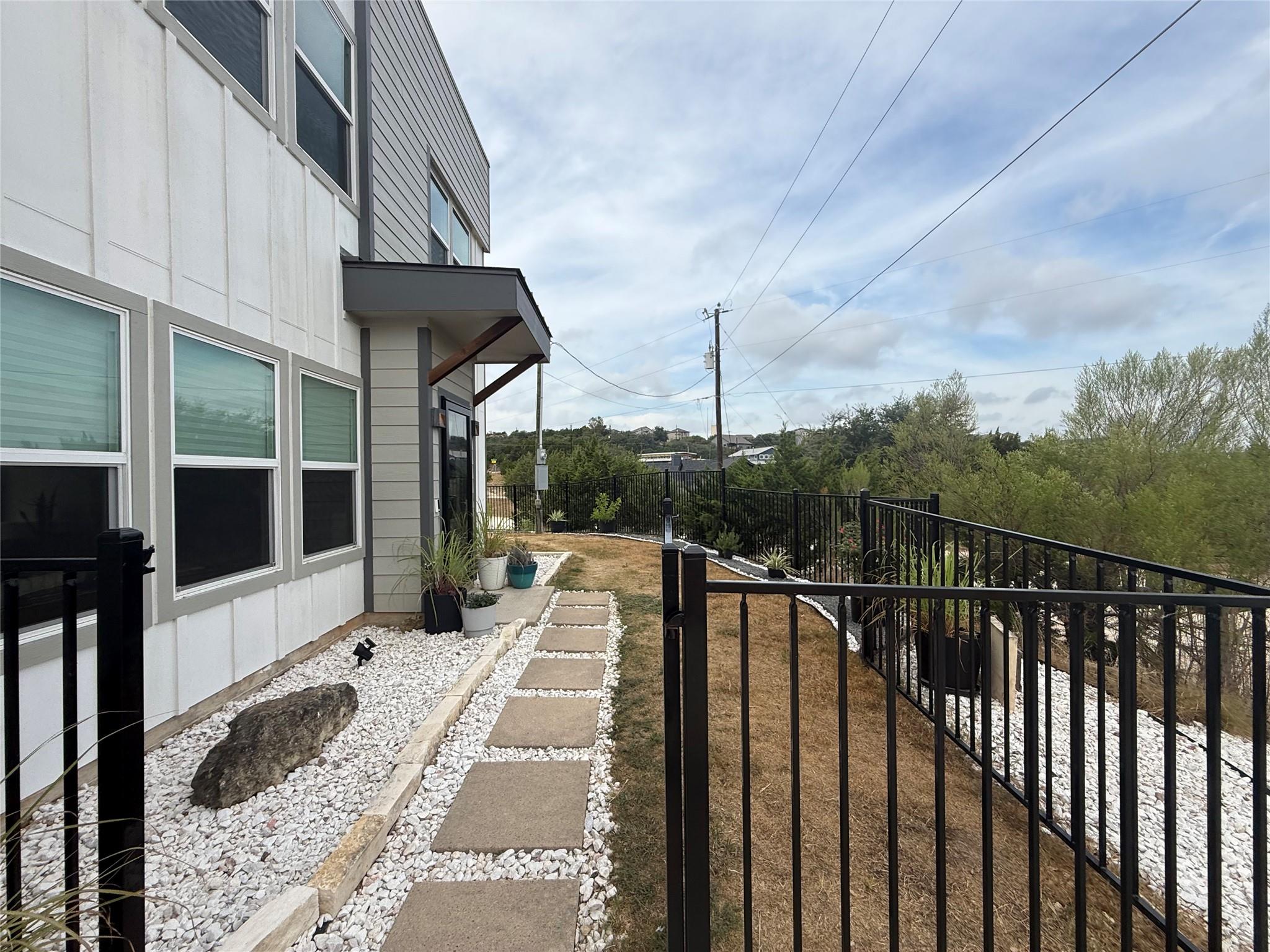 10613 Knob Hl Property Photo 13