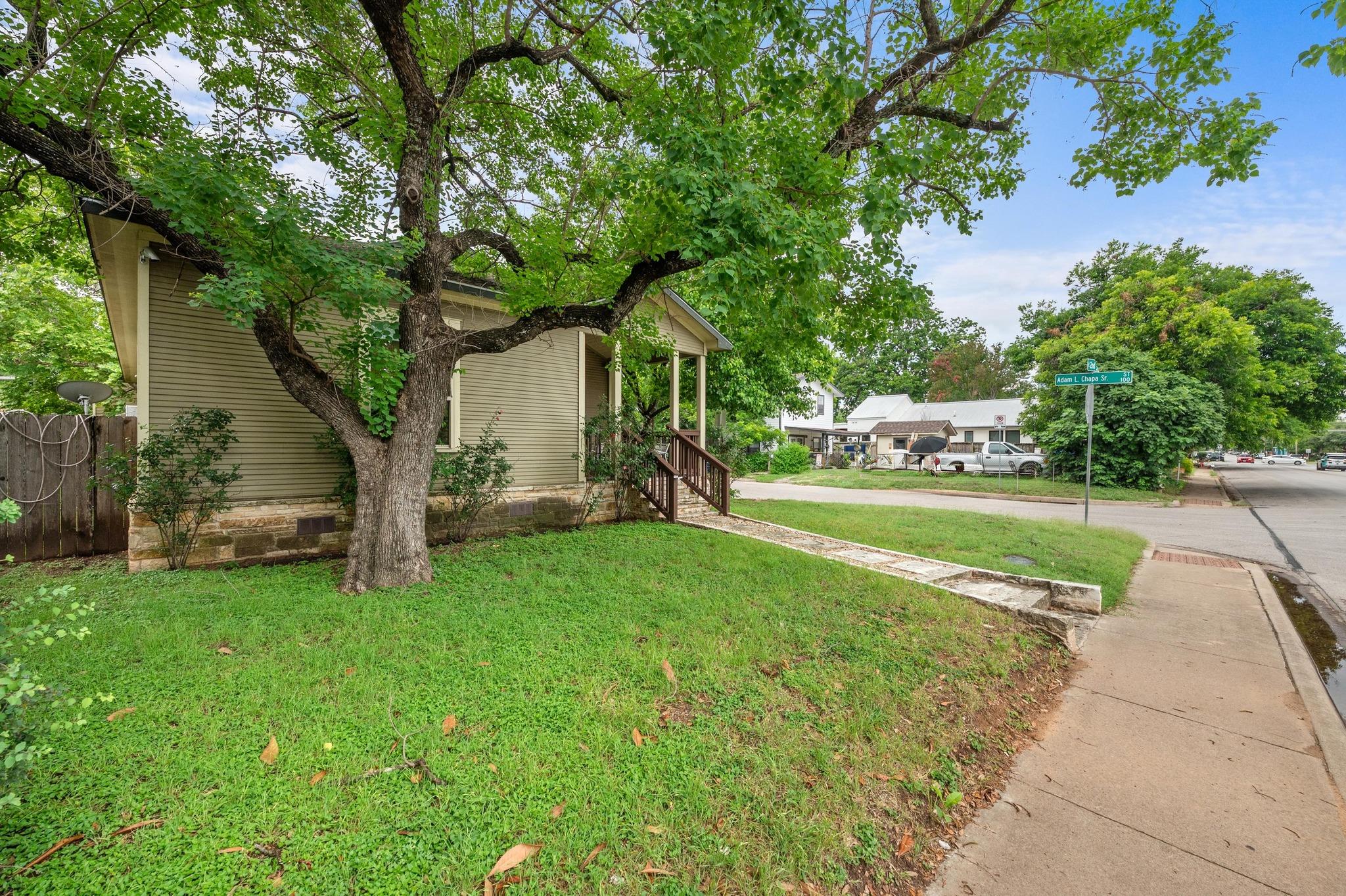111 Adam L Chapa Sr St Property Photo 3