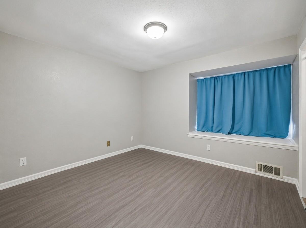 1221 W Hopkins St #2 Property Photo 11
