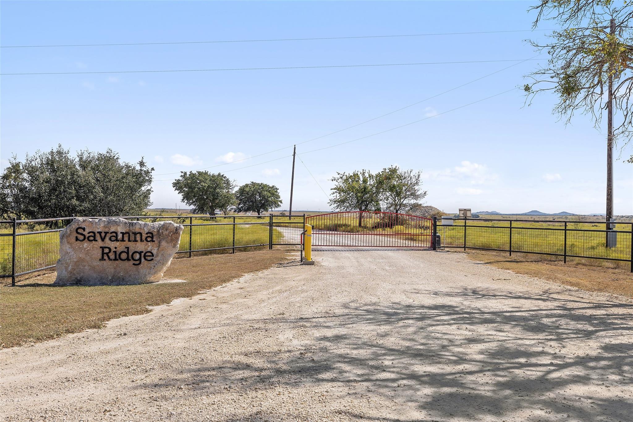 1902 Savanna Ridge Ranch Rd Property Photo 3
