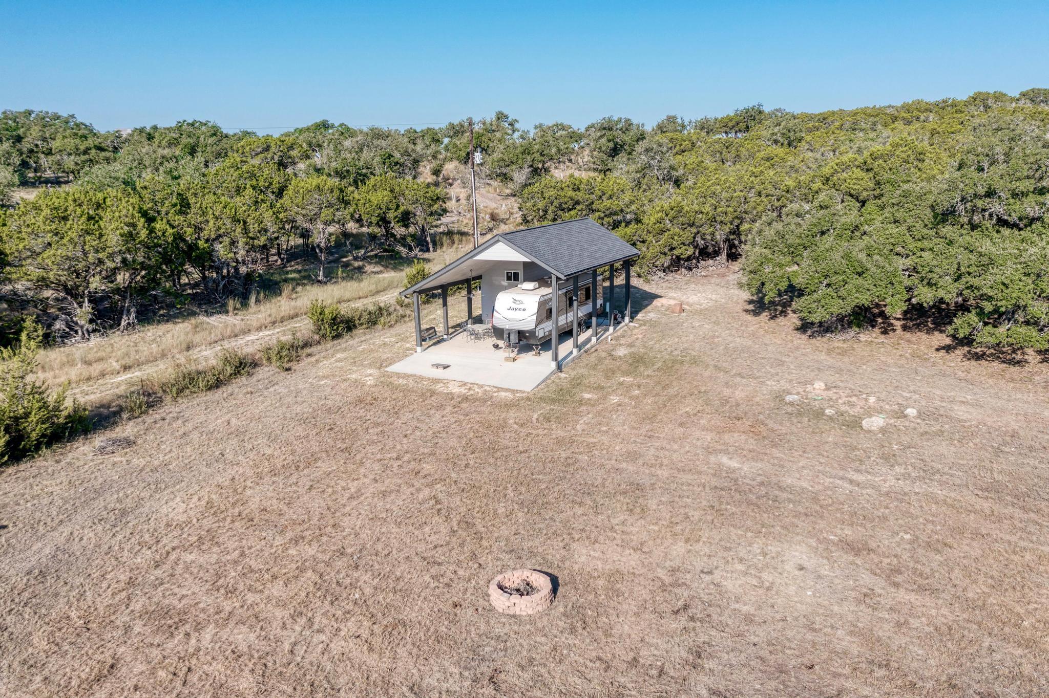 1805947 Property Photo 2