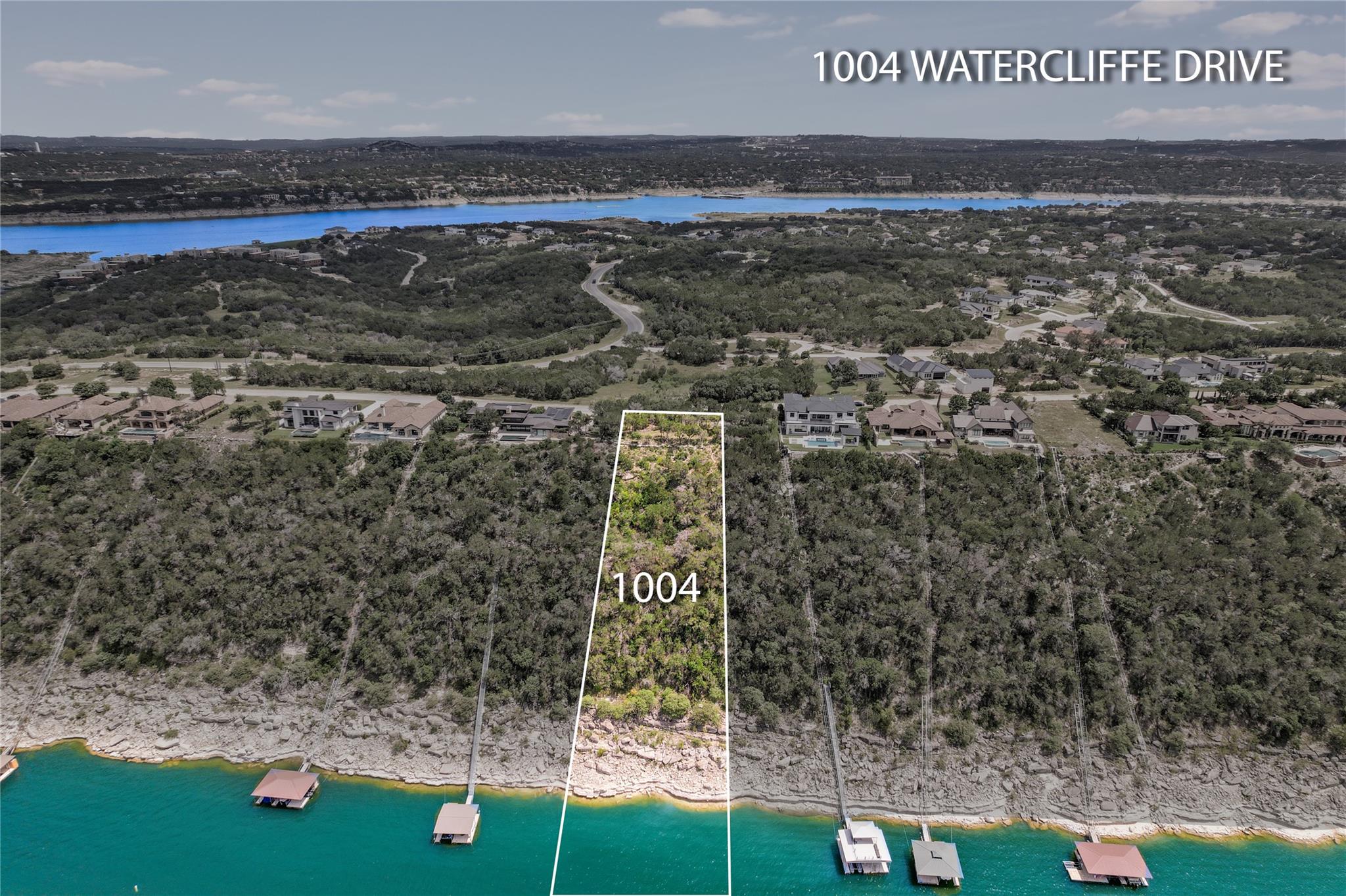 1004 Watercliffe Dr Property Photo 5