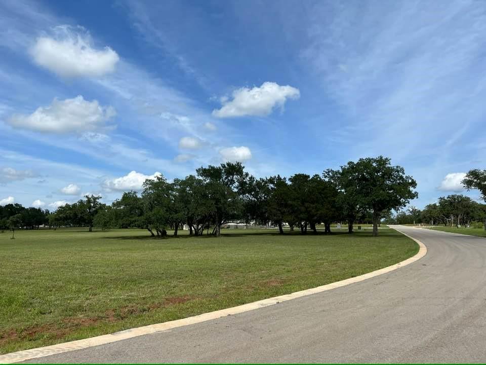 550 Morning Dew Dr Property Photo 4