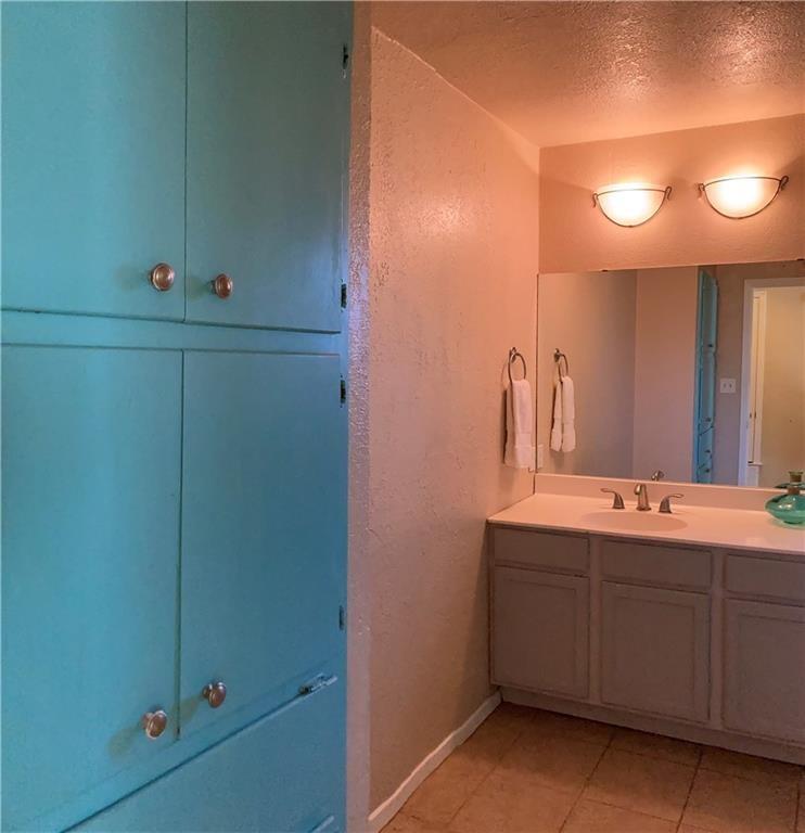 2205 Winchester Dr Property Photo 4