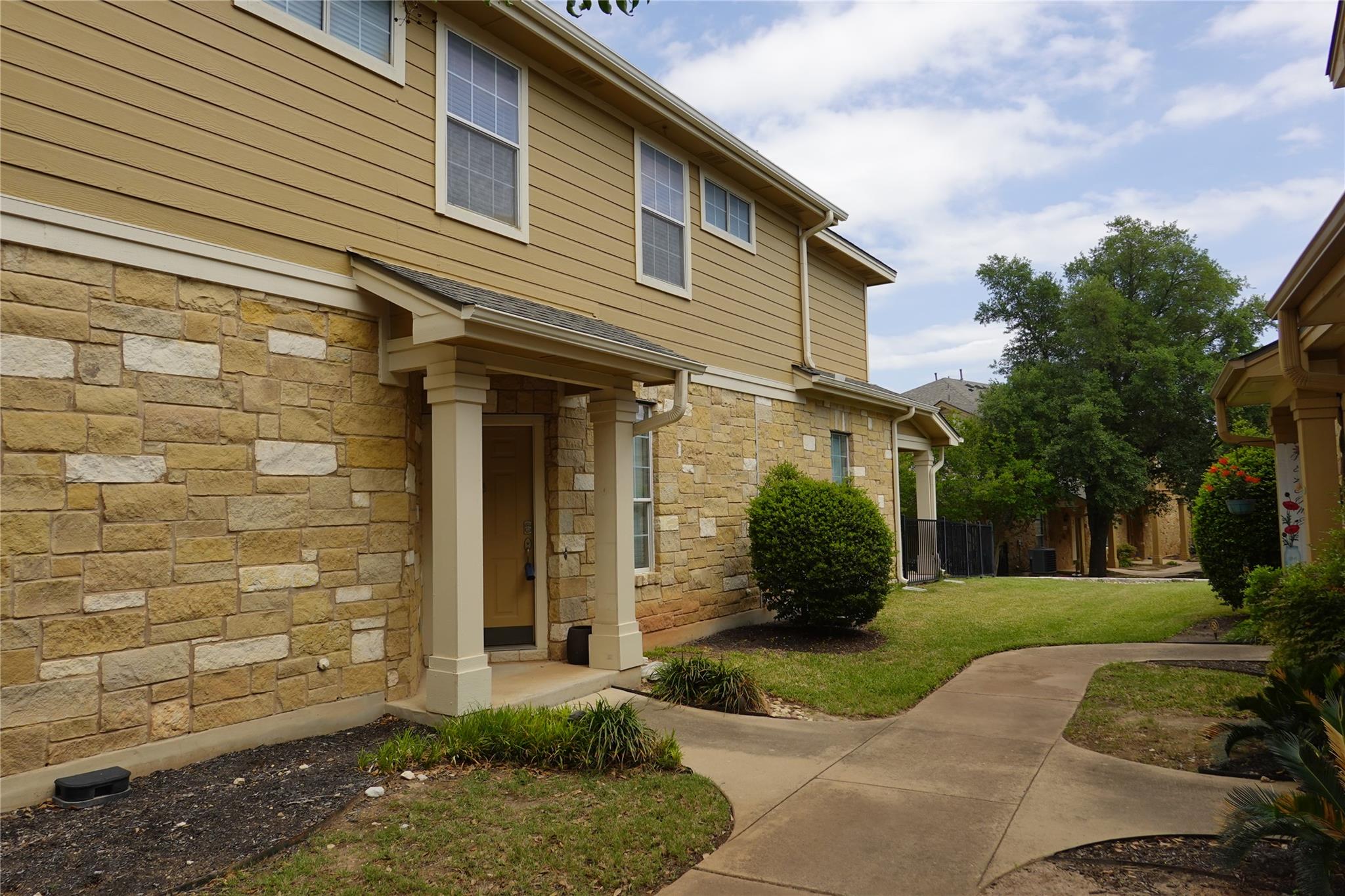 16100 S Great Oaks Dr #1902 Property Photo 1