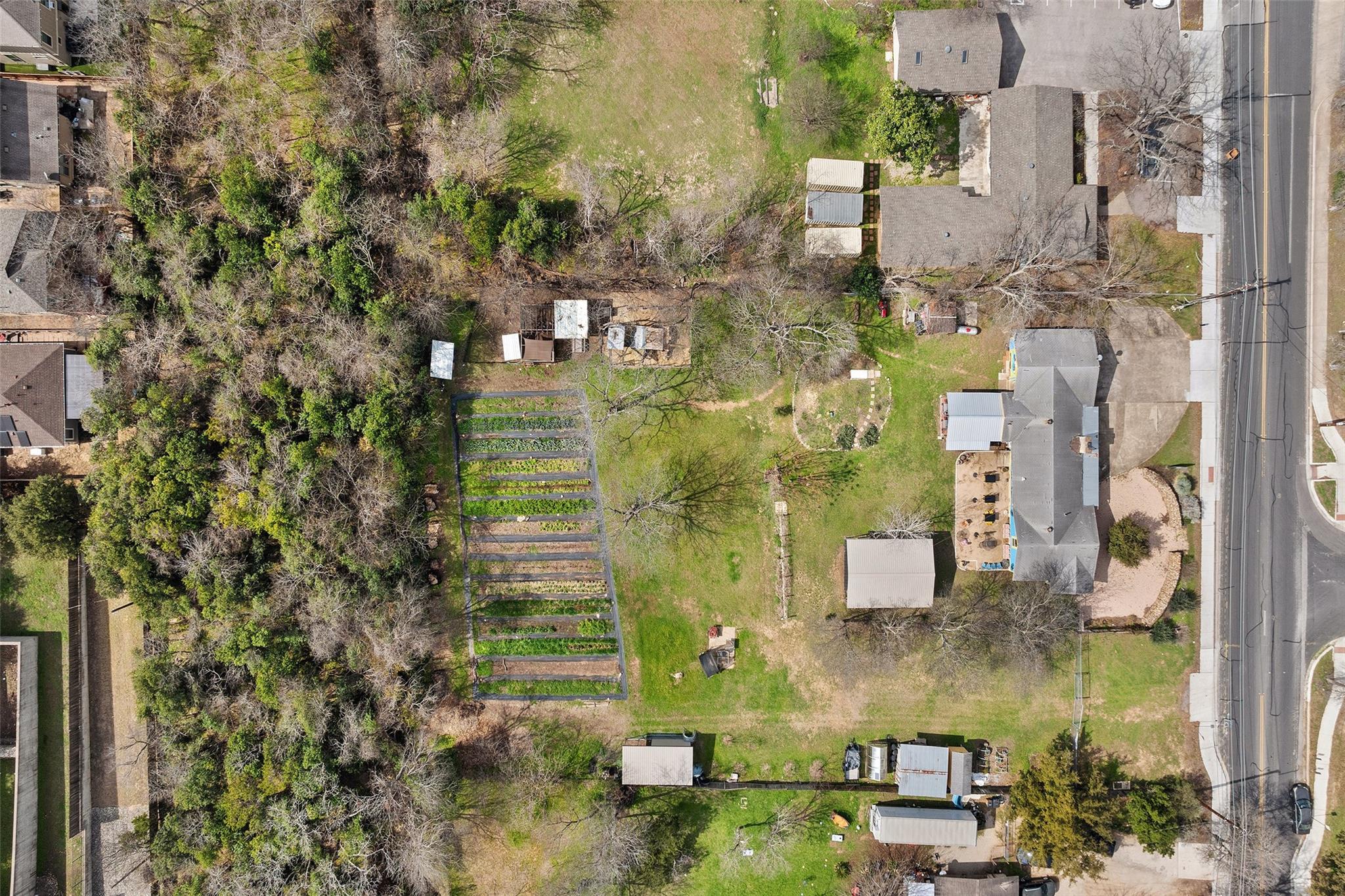 1901 Matthews Ln Property Photo 9