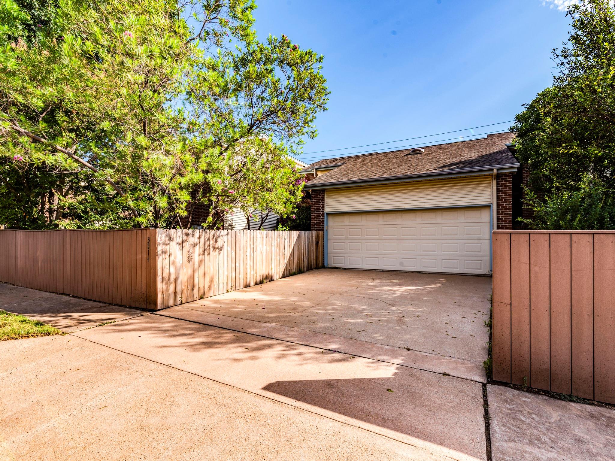 3214 Foster Ln Property Photo 4