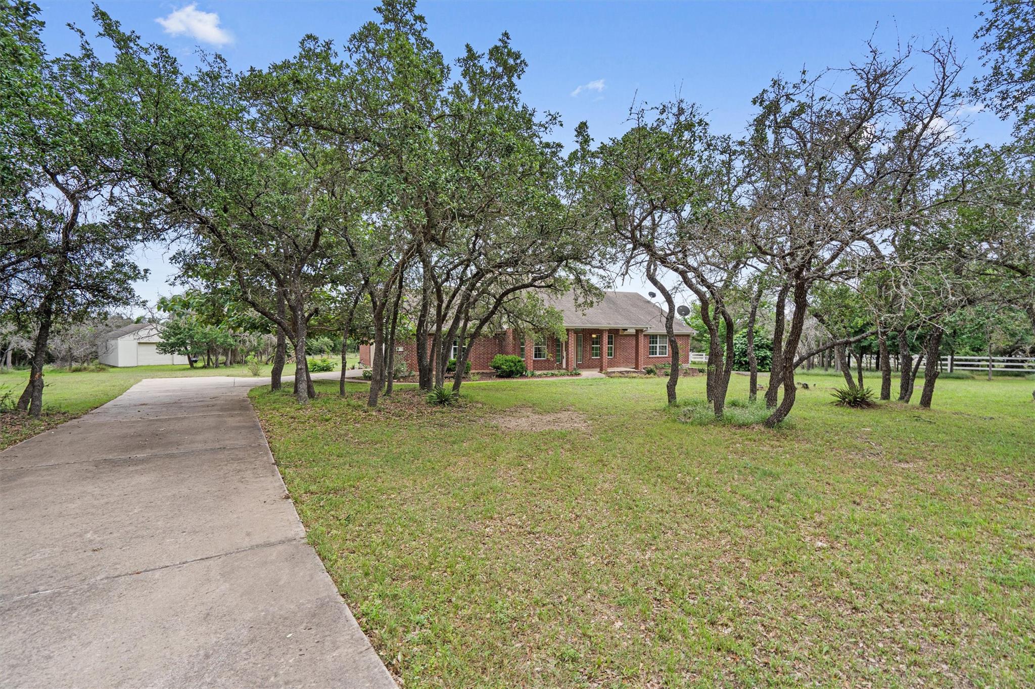172 Thoroughbred TRCE Property Photo 1