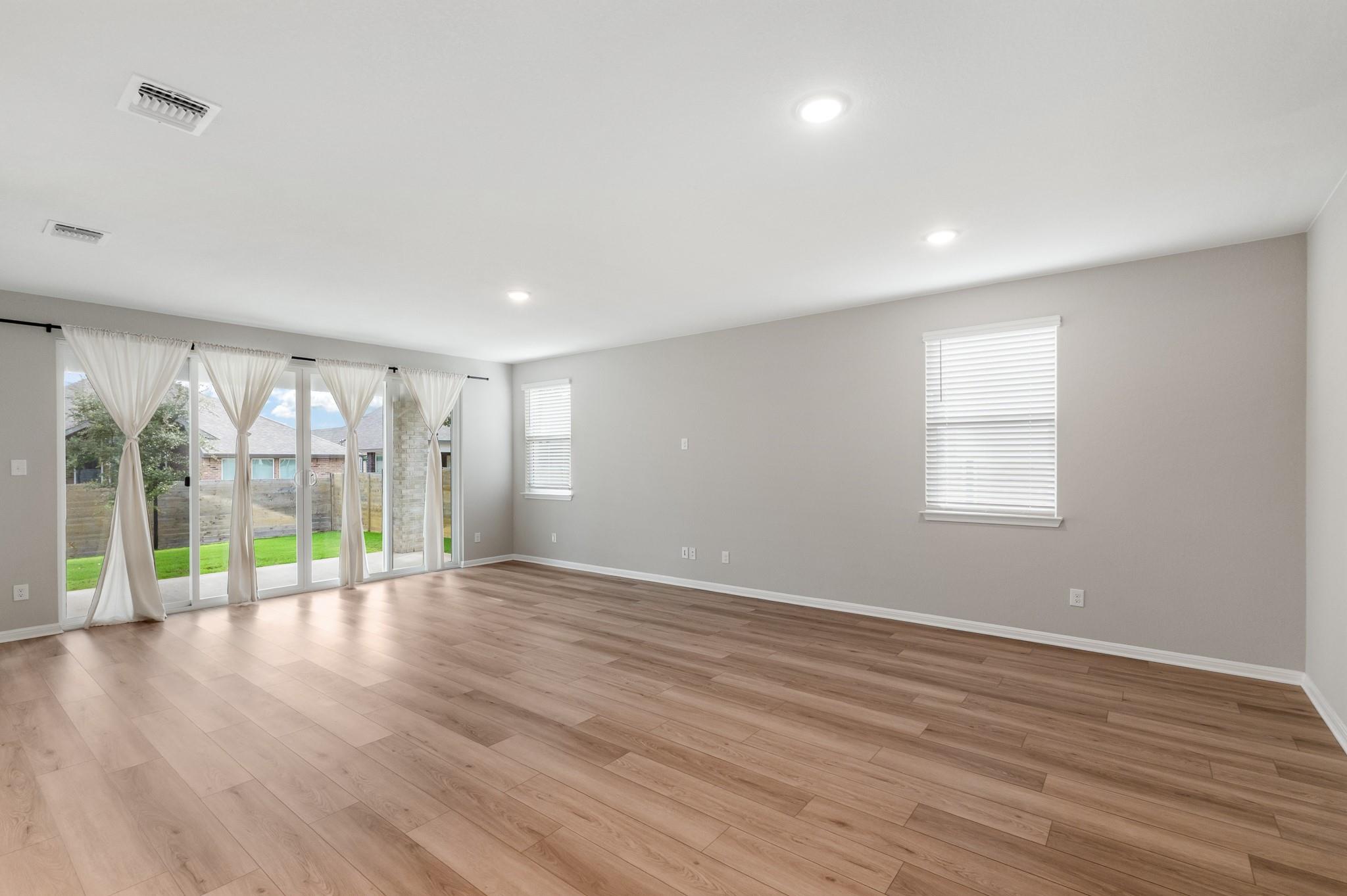 117 Alistair Dr Property Photo 3